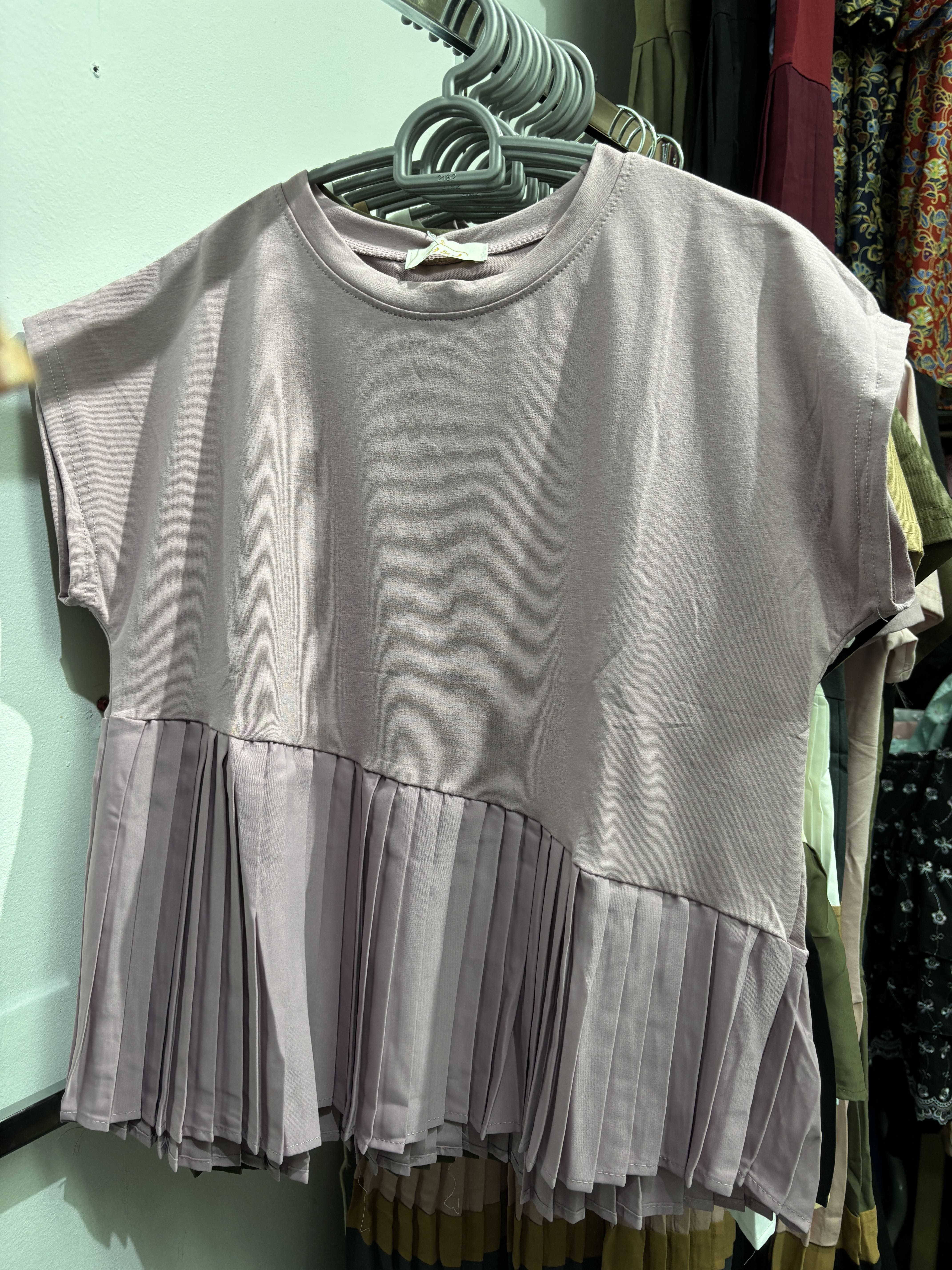 HC Basic Pleated Top