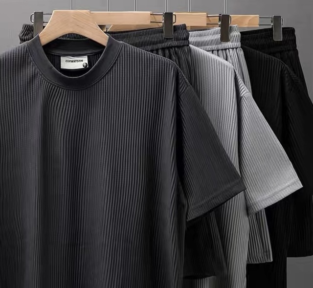 Wanglei Unisex Pleated Top & Shorts Set