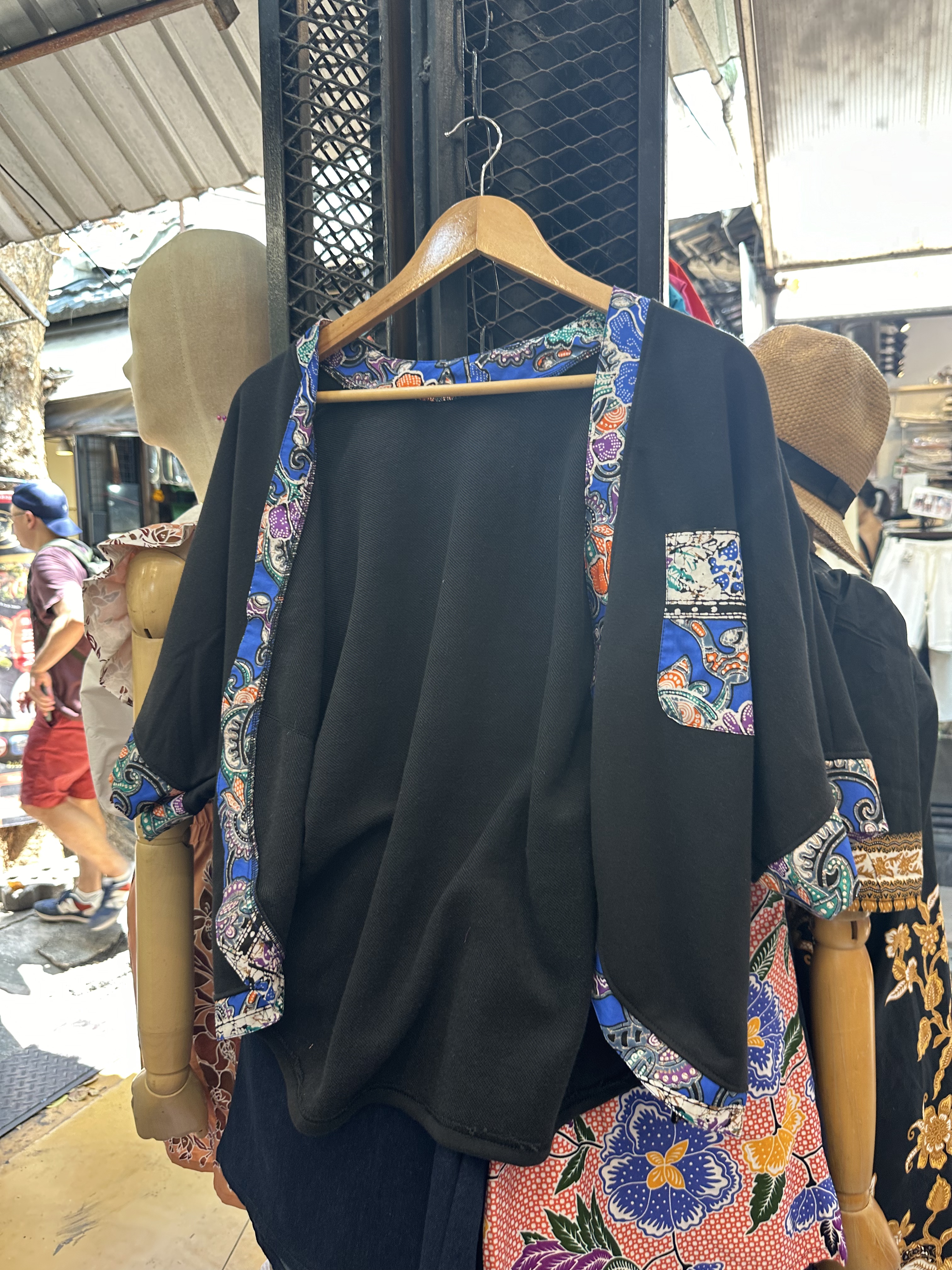 Si Batik Outerwear Design 3