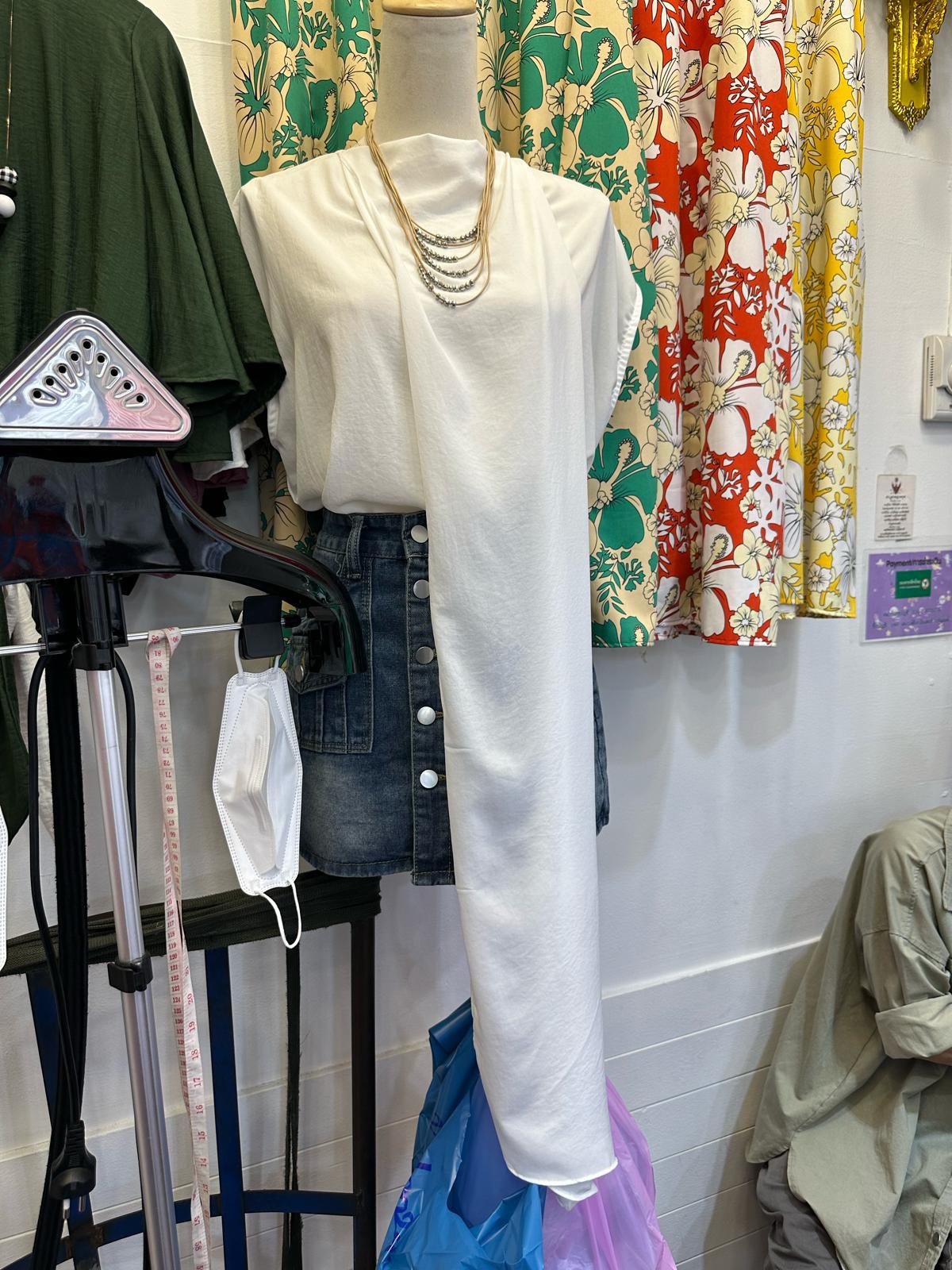 Sleeveless Drape Top