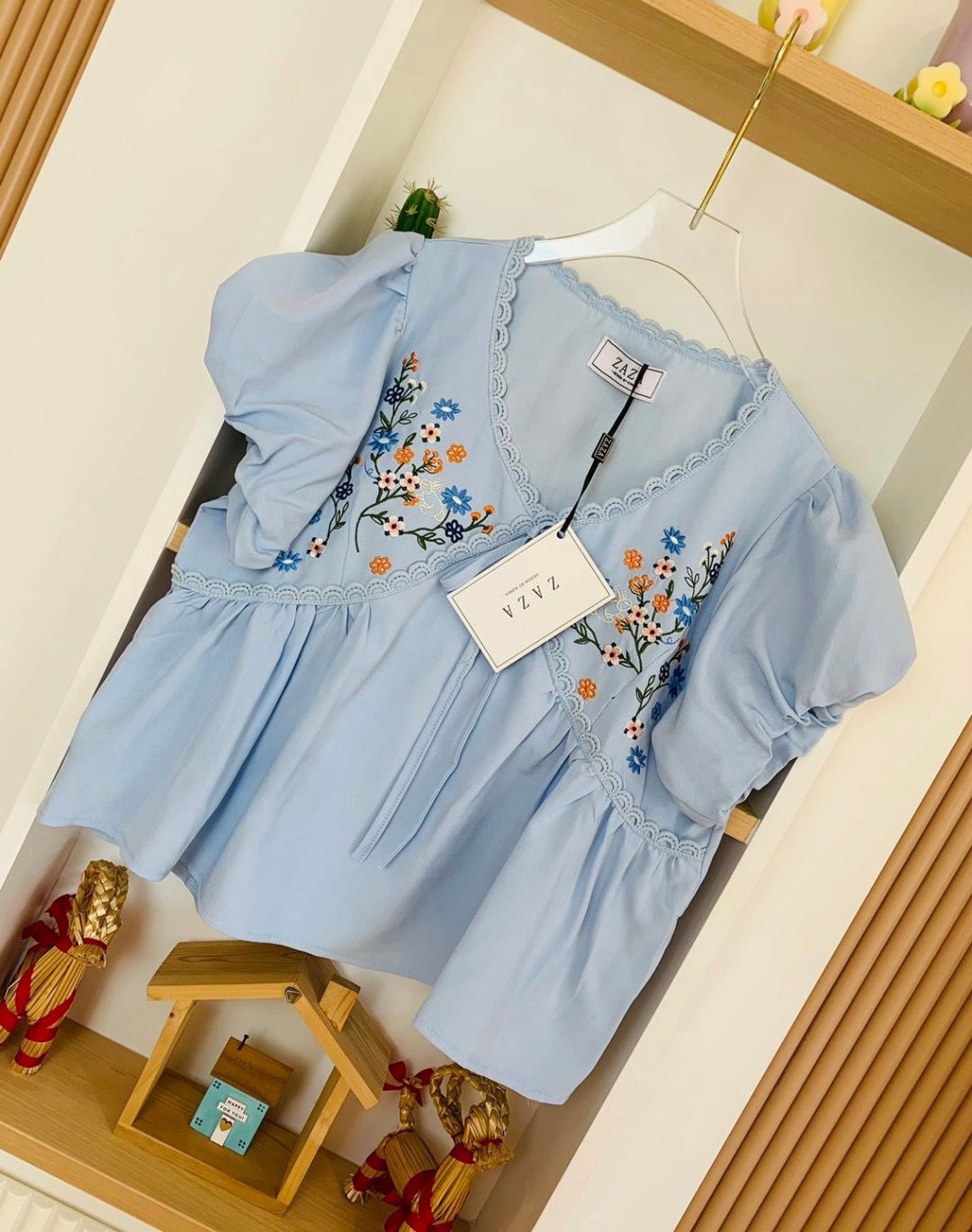 HN Embroidery Puffy Short Sleeves