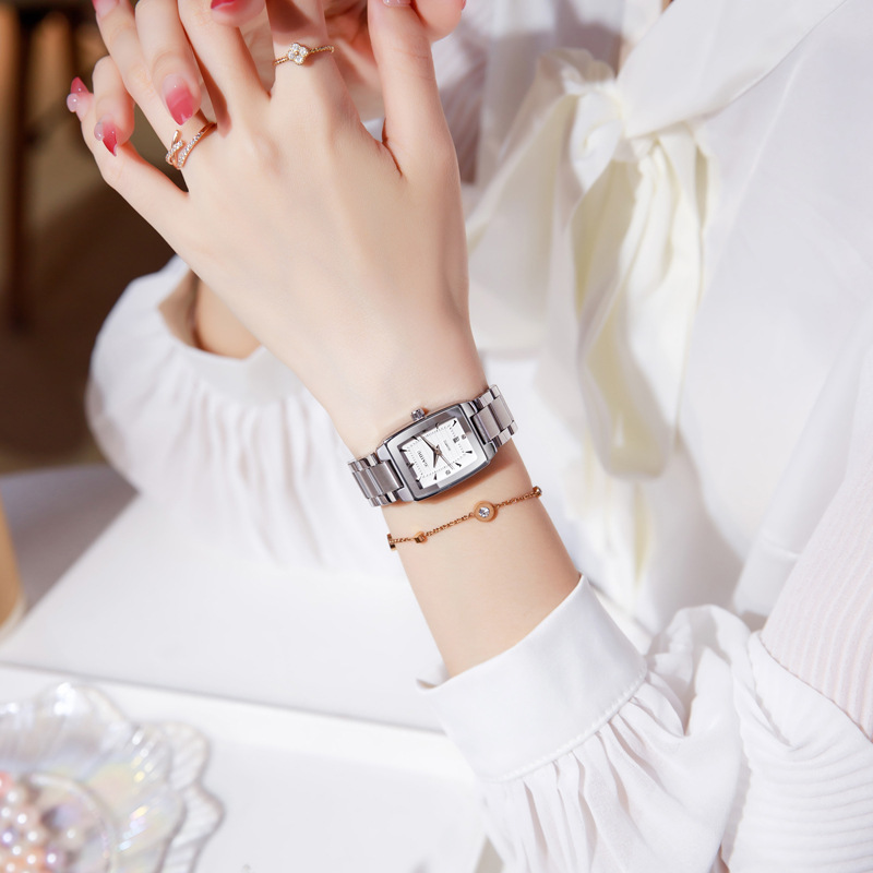 Vintage Lady Wristwatch Silver Steel Elegant Quartz Handwatch