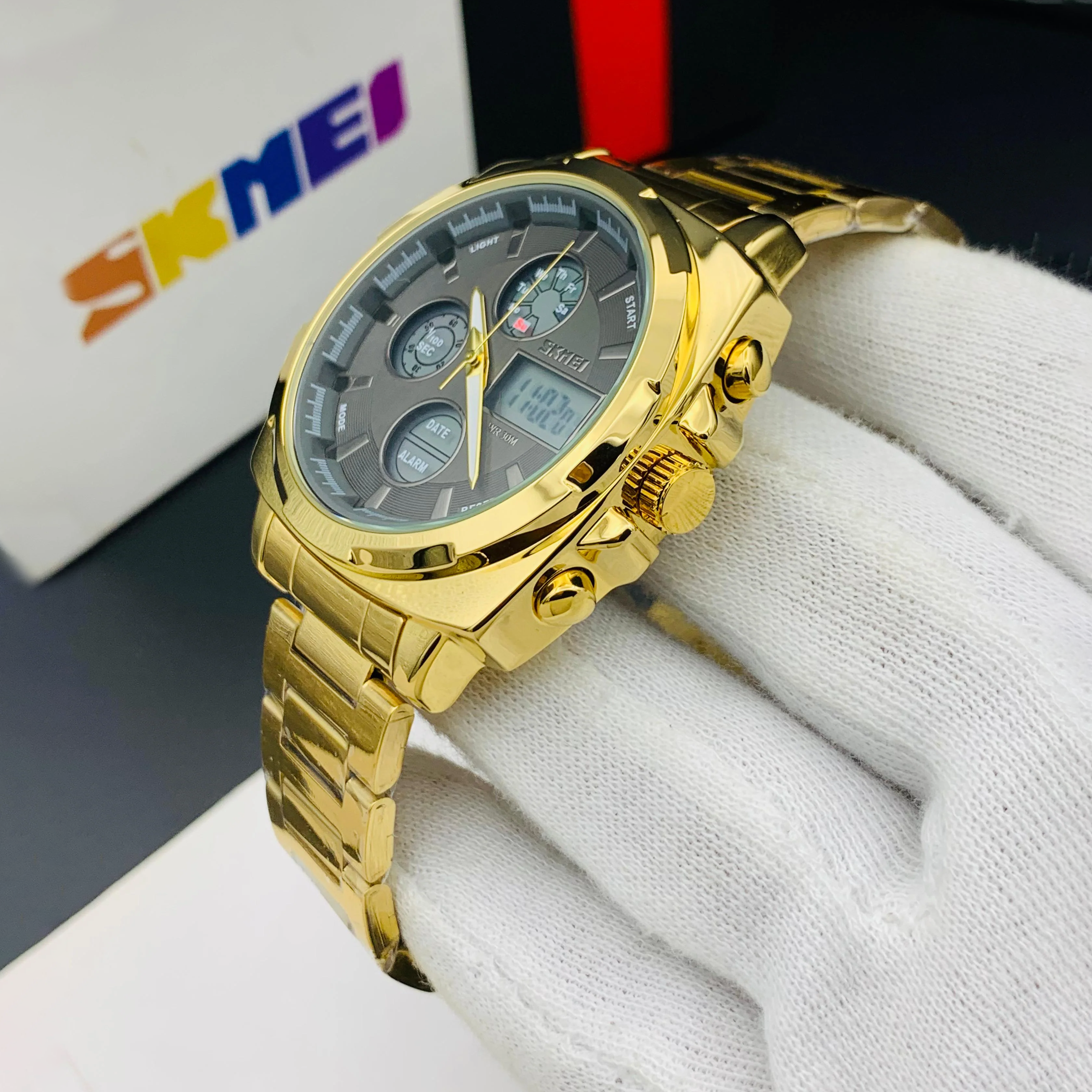 Multi functional dual movement watch