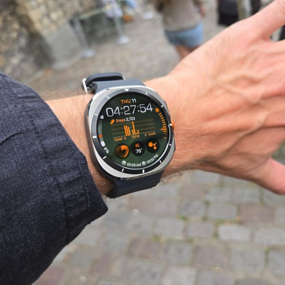 New 47mm Z7 Smart Watch [1.46'' AMOLED Screen, IP68 Waterproof]