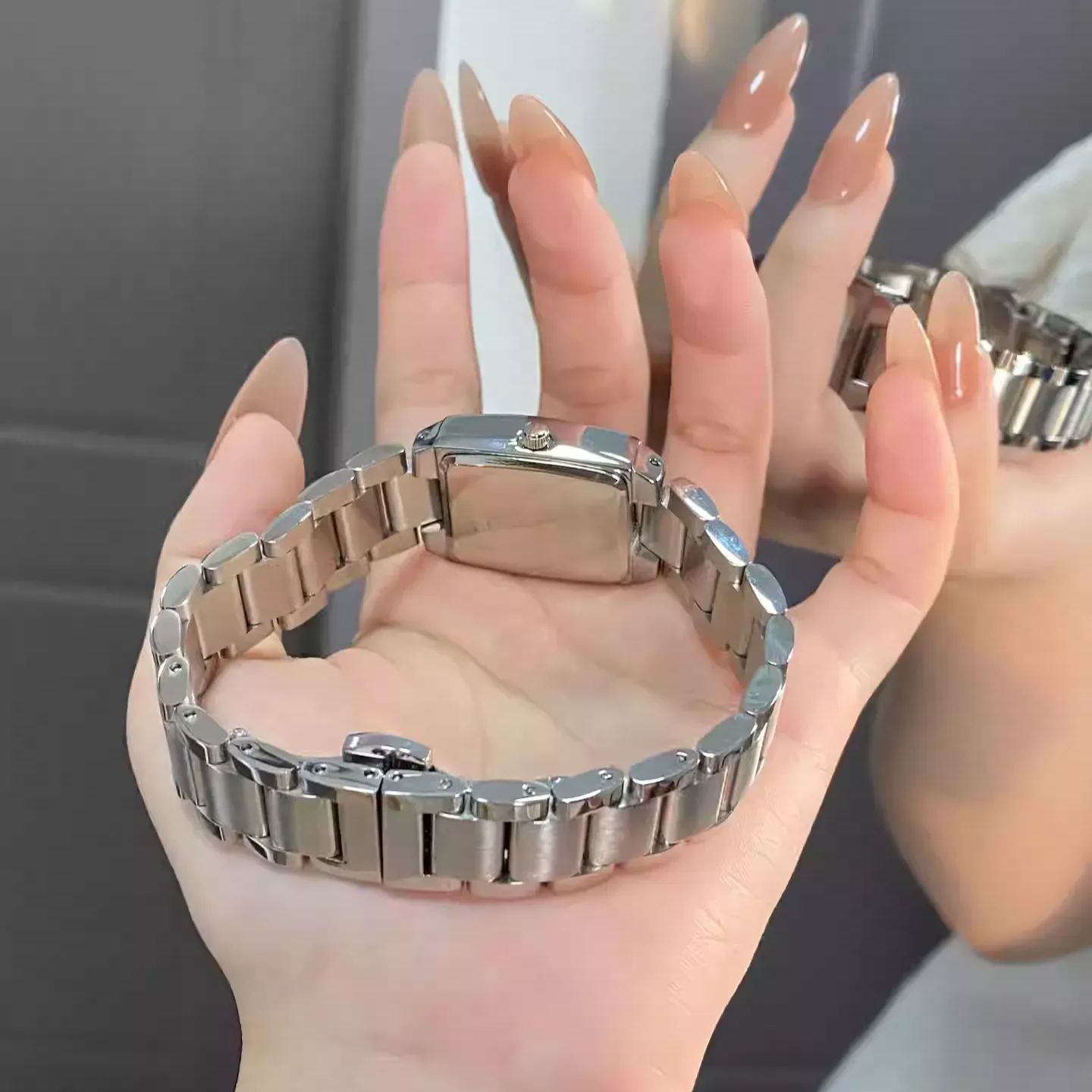 Vintage Lady Wristwatch Silver Steel Elegant Quartz Handwatch