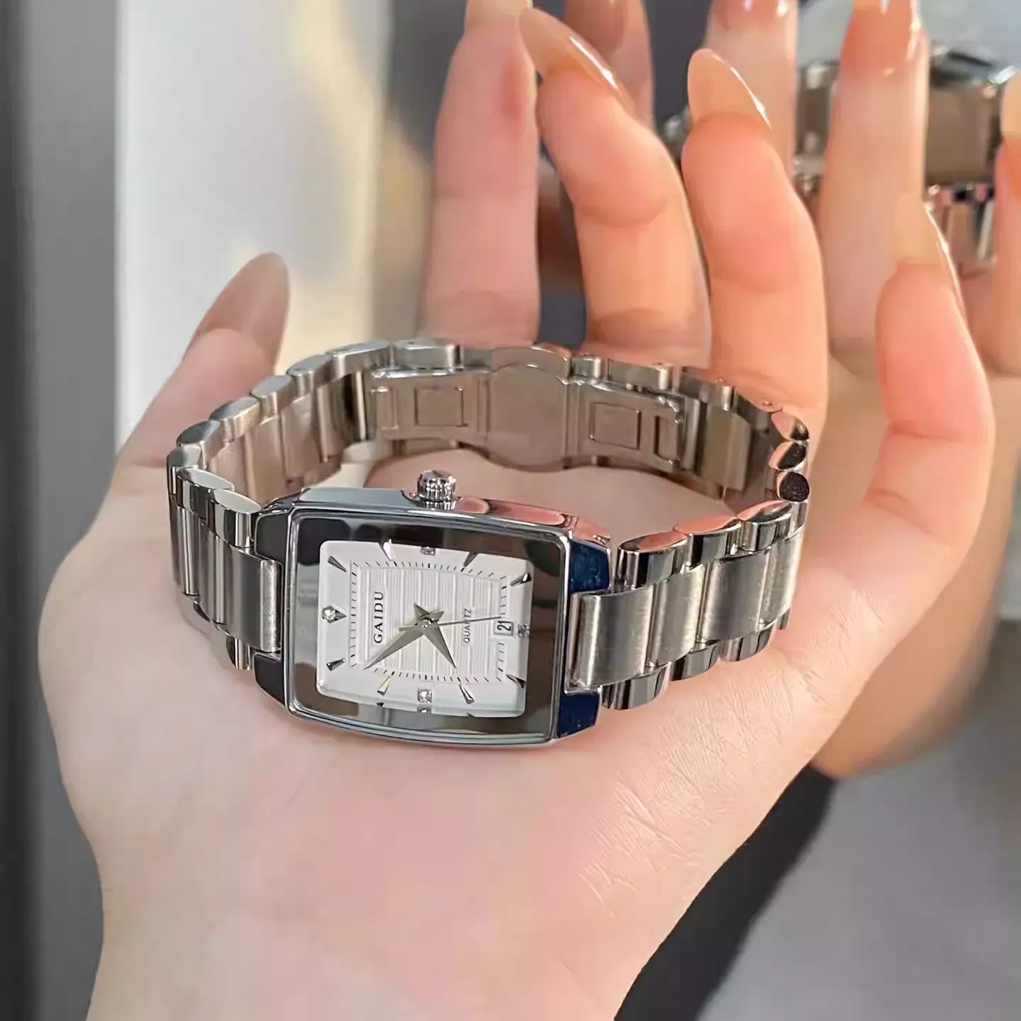 Vintage Lady Wristwatch Silver Steel Elegant Quartz Handwatch