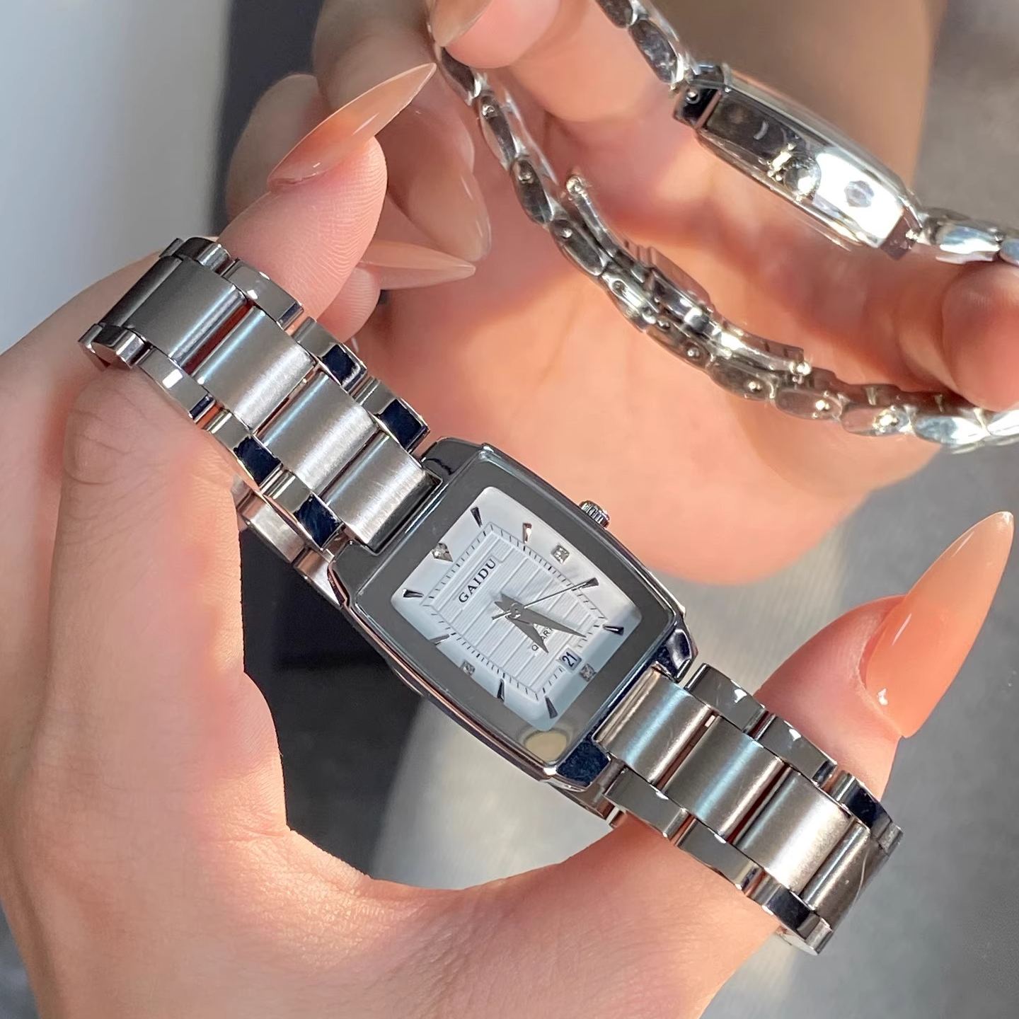 Vintage Lady Wristwatch Silver Steel Elegant Quartz Handwatch