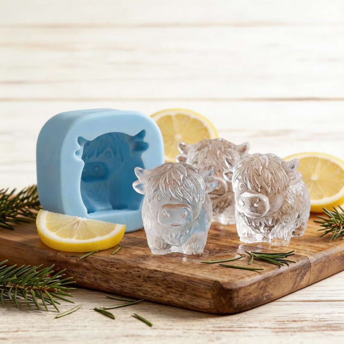 Adorable Highland Cow Silicone Ice Cube Tray - Mini Highland Cow Ice Cube Mold for Whiskey Cocktails Drinks Perfect Gift for Cow Lovers
