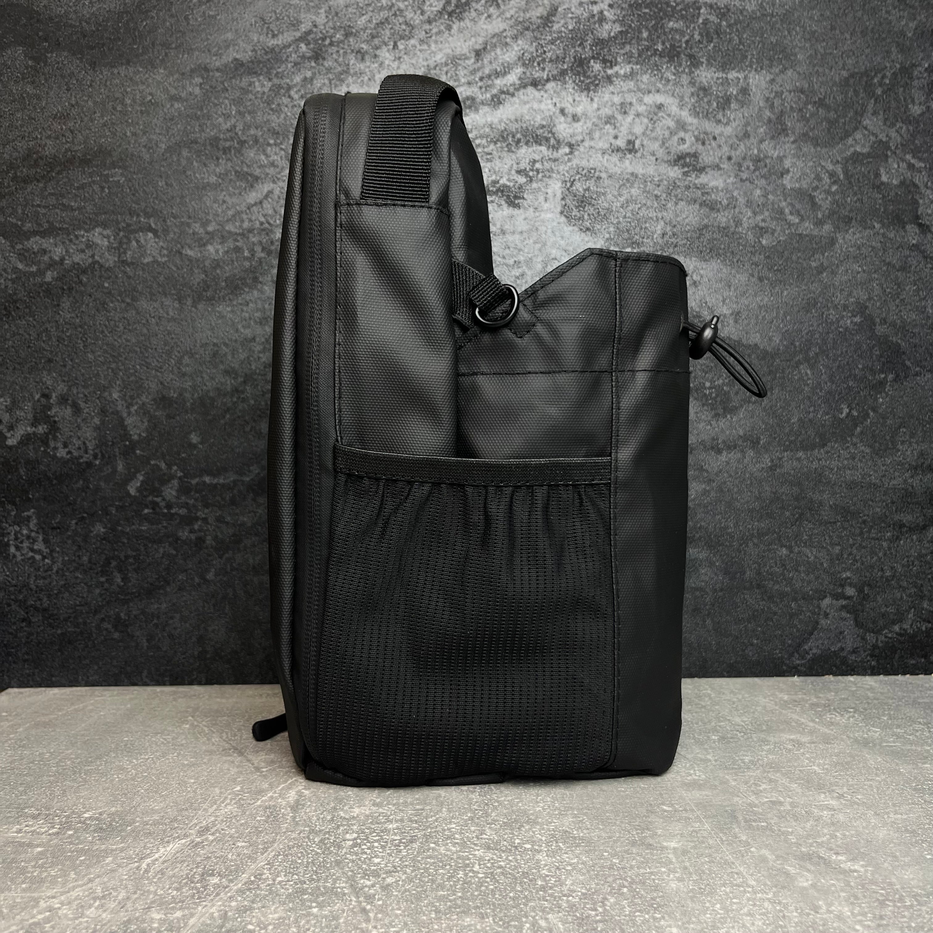 Black Gym Magnetic Cup Sling Bag Sports Water Bottle Holder Bag