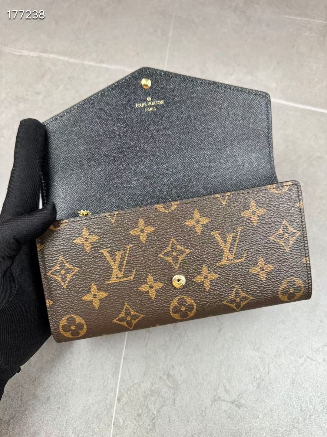 ルイ・ヴィトン ポルトフォイユ・サラ モノグラム リバース 長財布