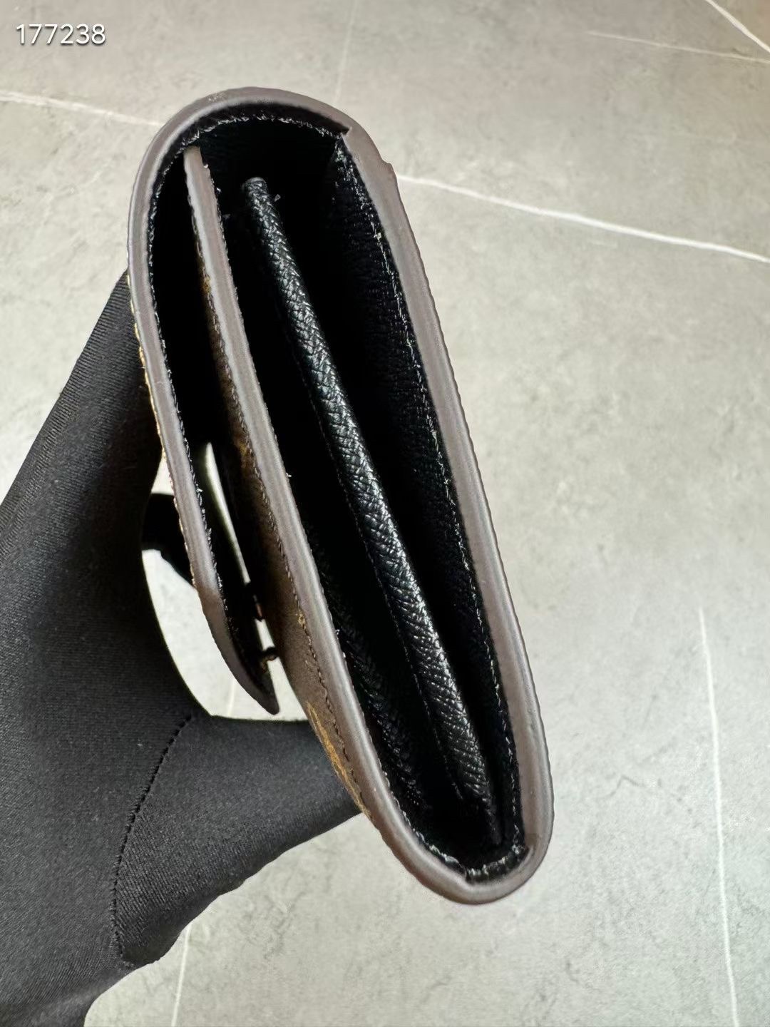 ルイ・ヴィトン ポルトフォイユ・サラ モノグラム リバース 長財布