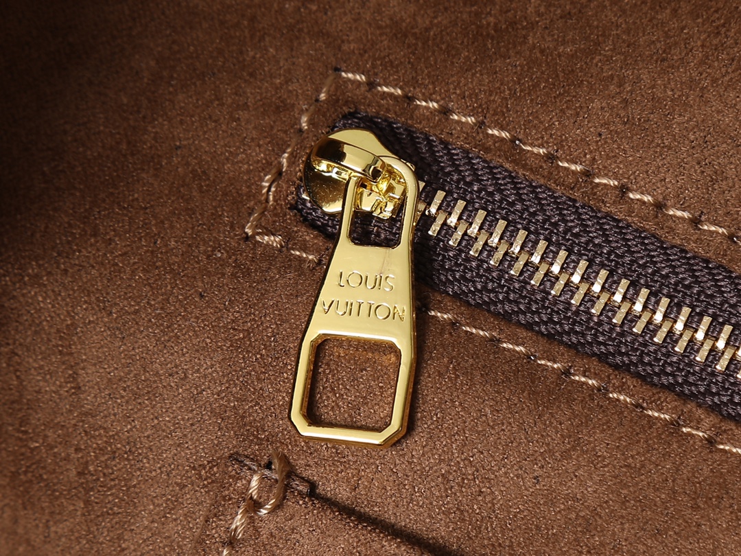 🌟大人気定番！LOUIS VUITTON モノグラム ショルダーバッグ🌟