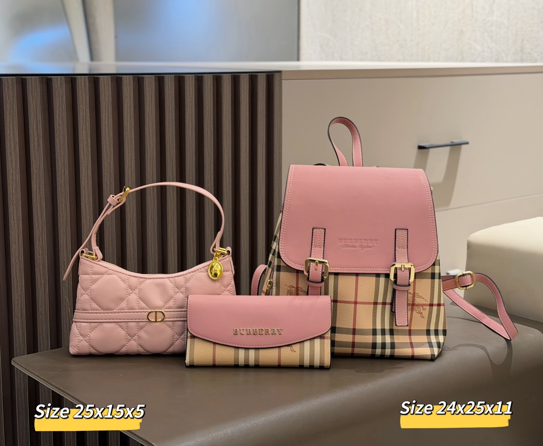 チェック柄レザー 3 点セットバッグ  ✨ 英国伝統のチェック柄で、クラシックな高級感を日常に ✨