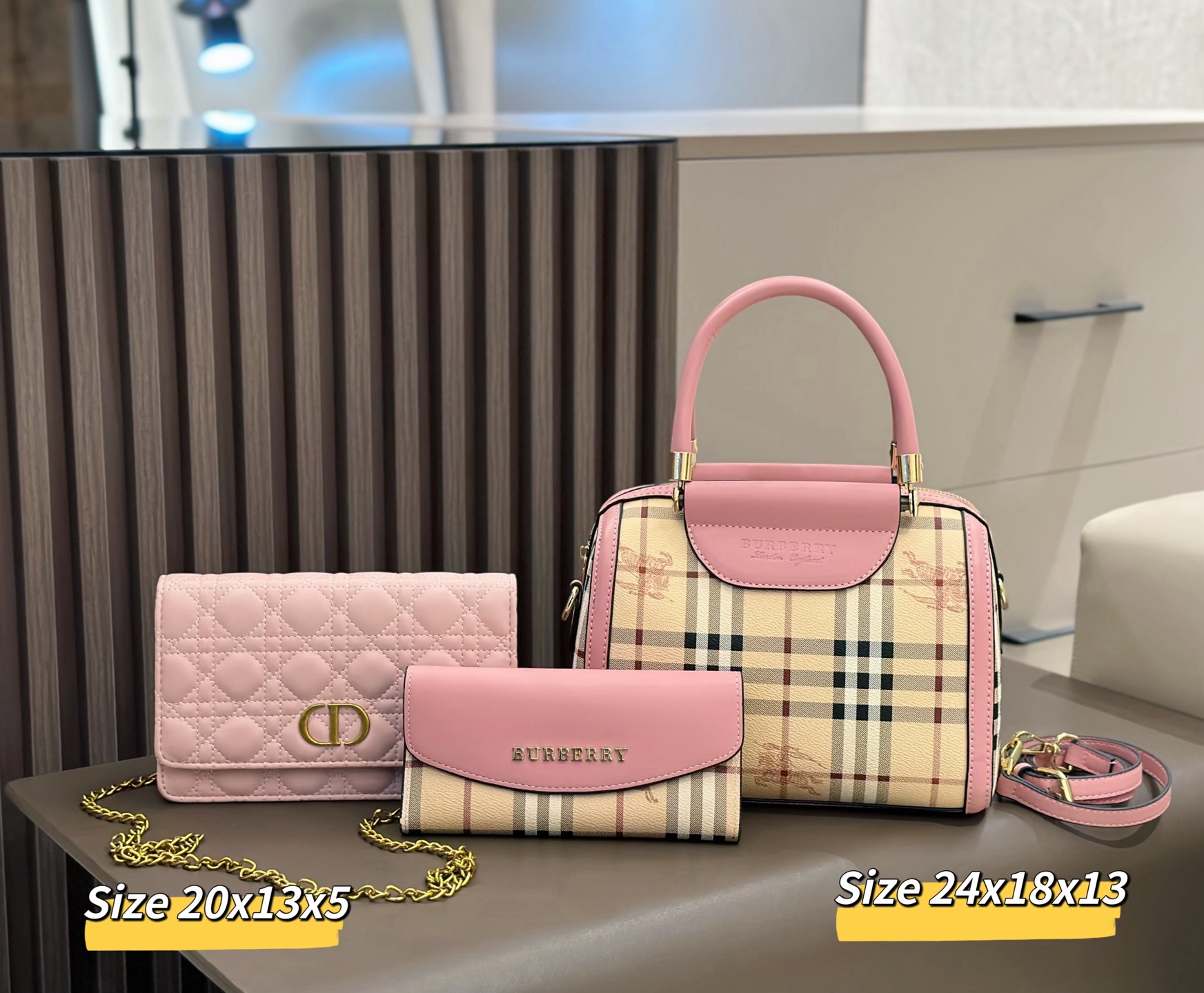 チェック柄レザー 3 点セットバッグ  ✨ 英国伝統のチェック柄で、クラシックな高級感を日常に ✨