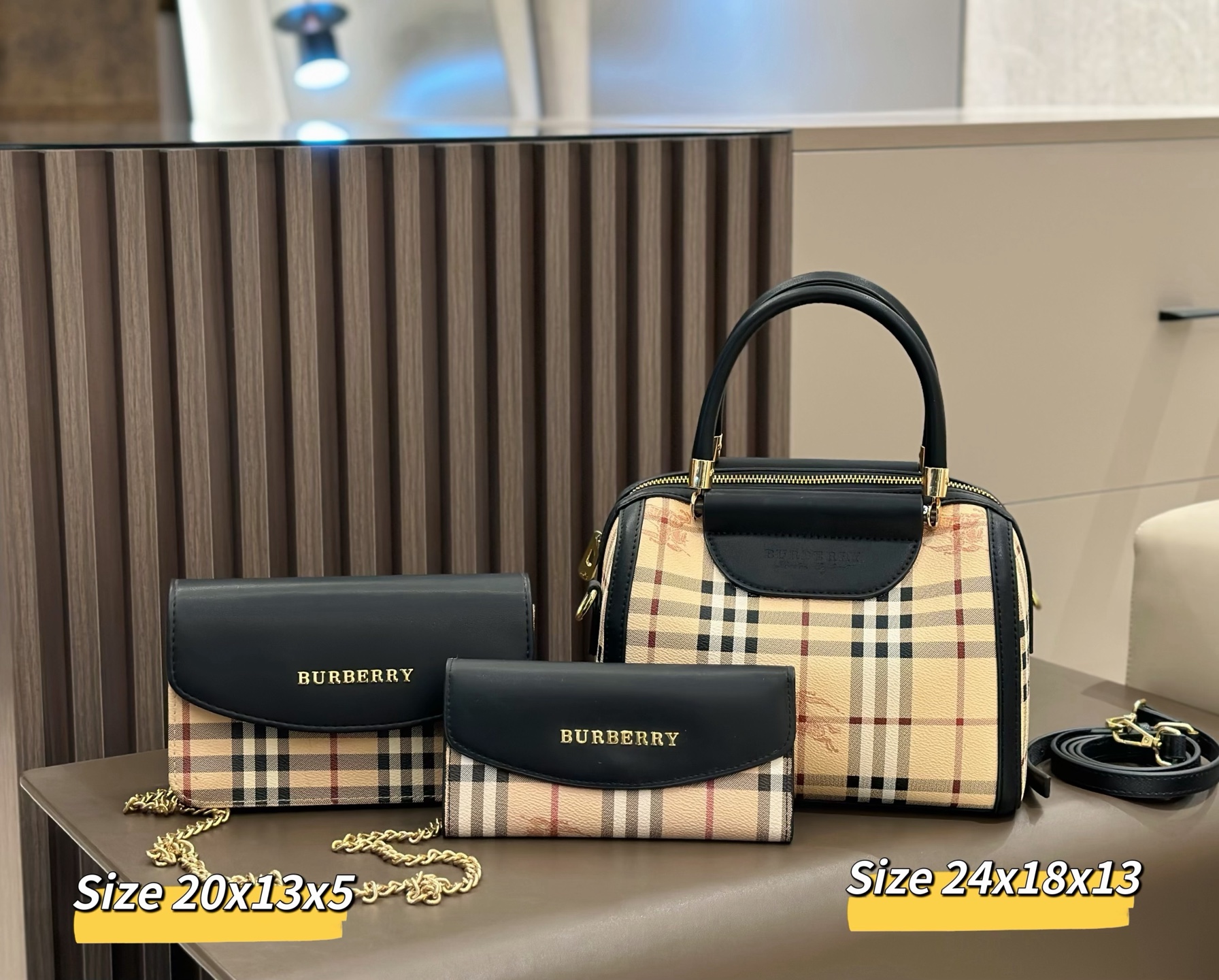 チェック柄レザー 3 点セットバッグ  ✨ 英国伝統のチェック柄で、クラシックな高級感を日常に ✨
