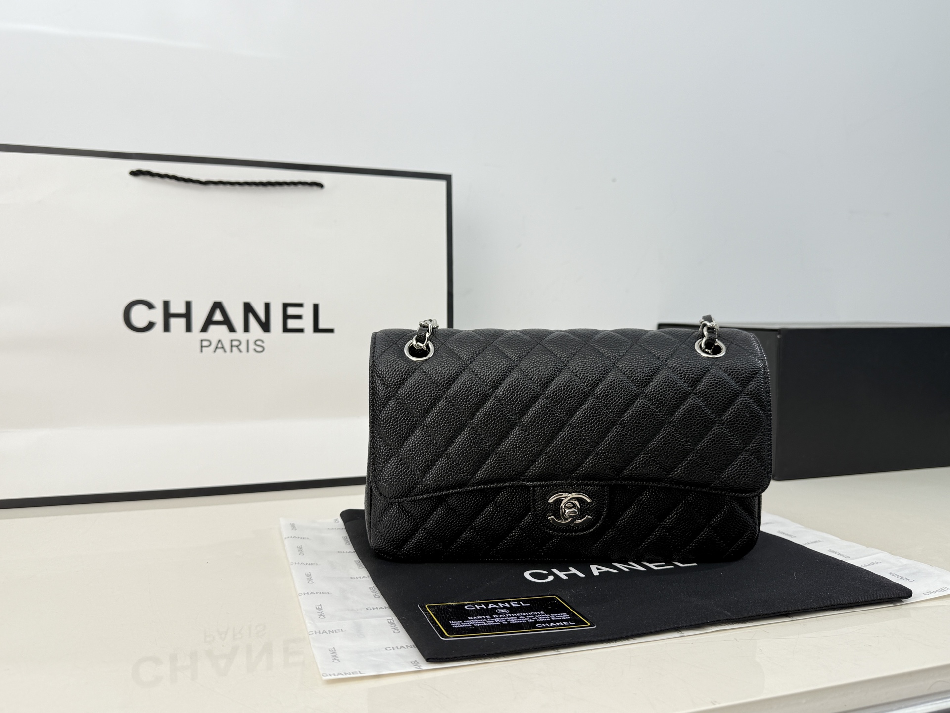 CHANEL クラシックフラップバッグ キャビアスキン
