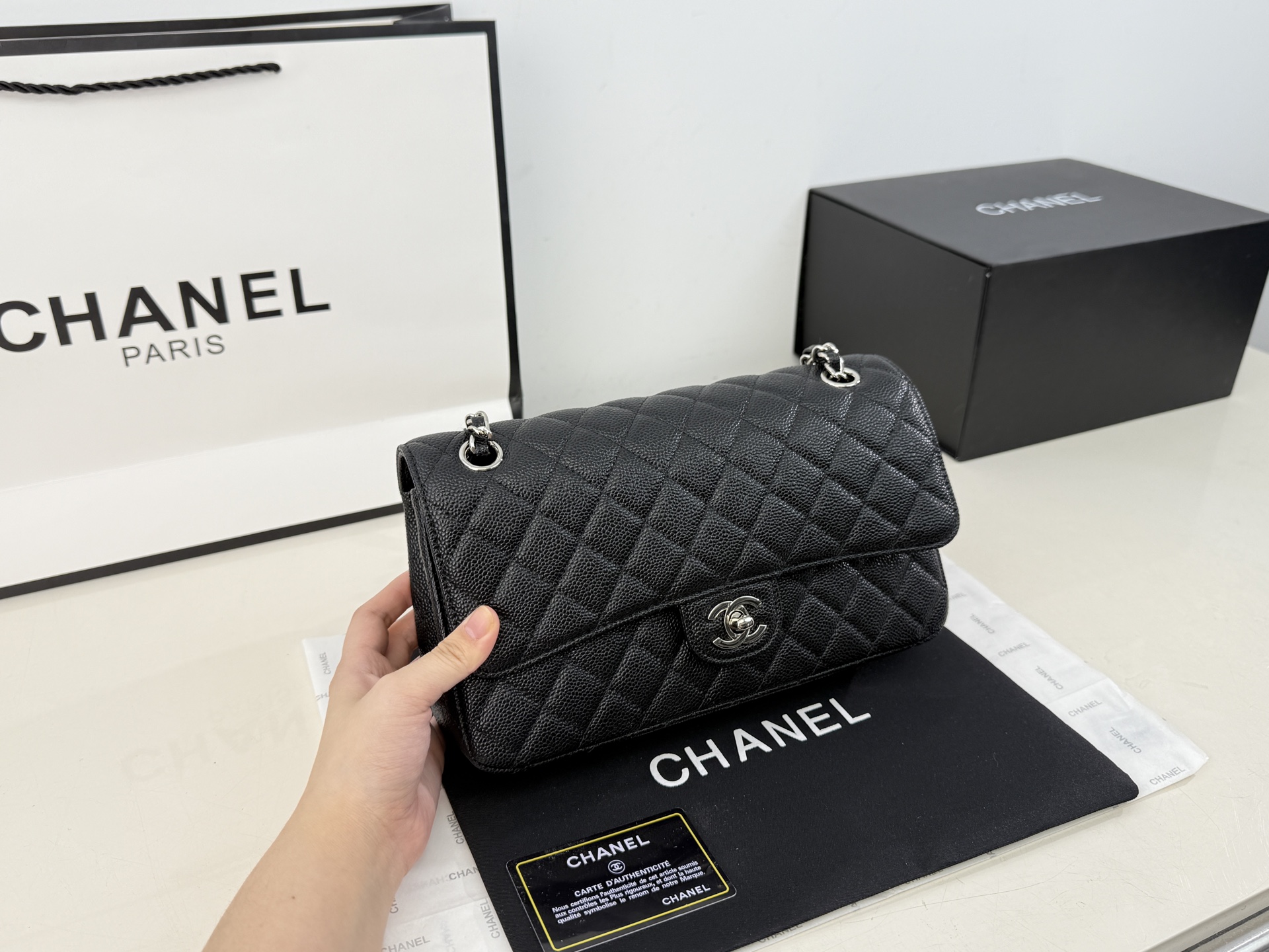 CHANEL クラシックフラップバッグ キャビアスキン