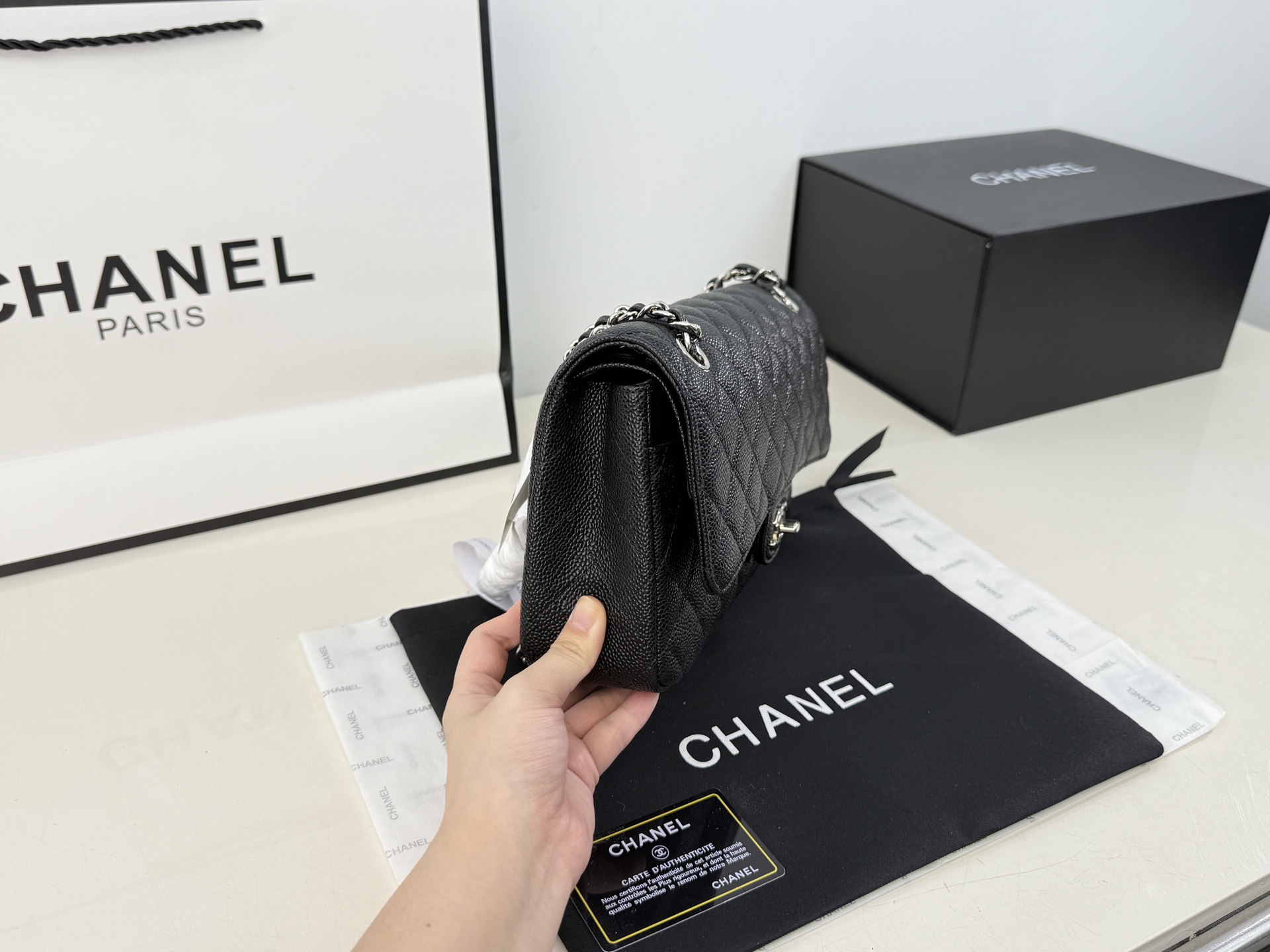 CHANEL クラシックフラップバッグ キャビアスキン
