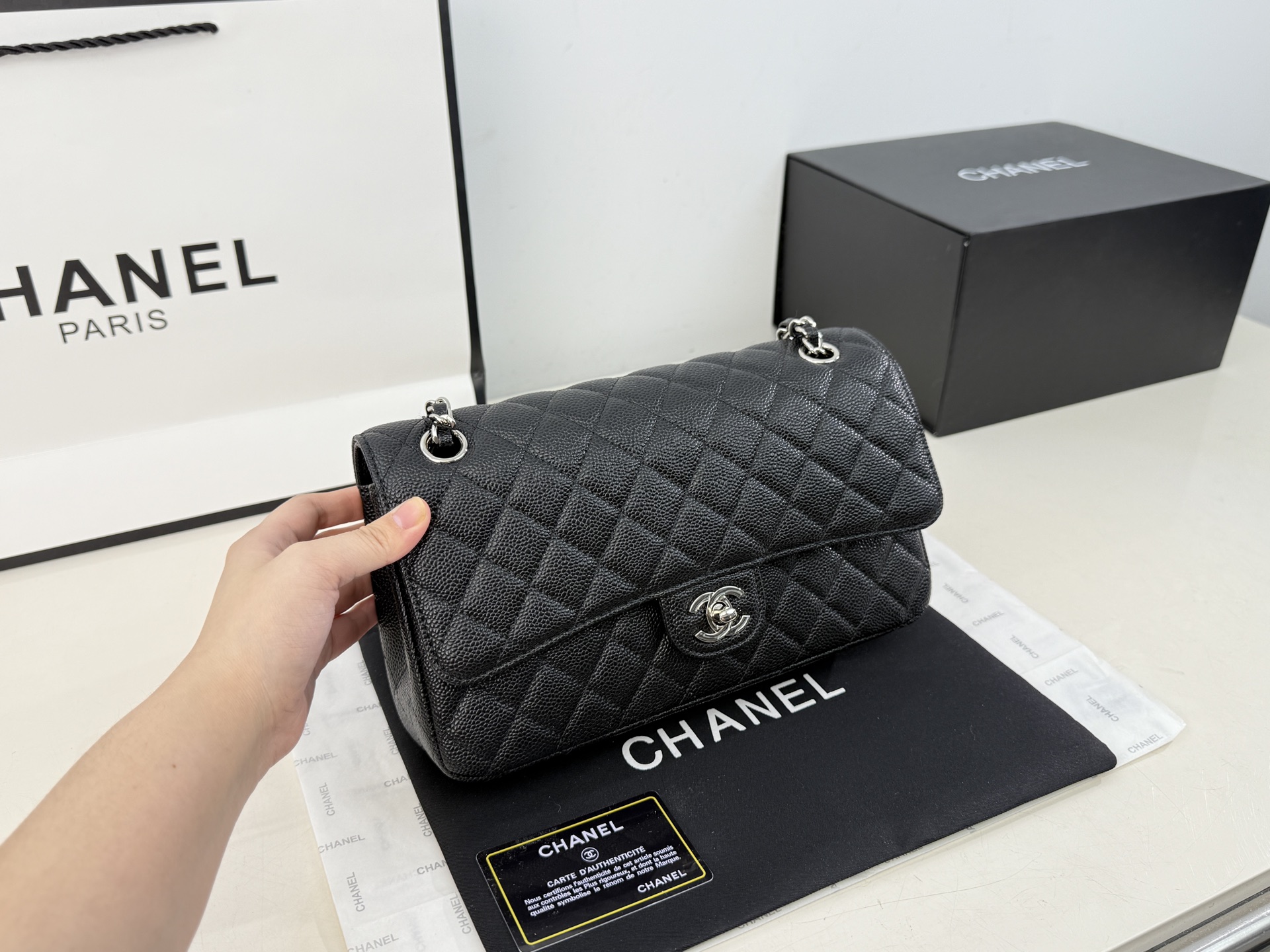 CHANEL クラシックフラップバッグ キャビアスキン