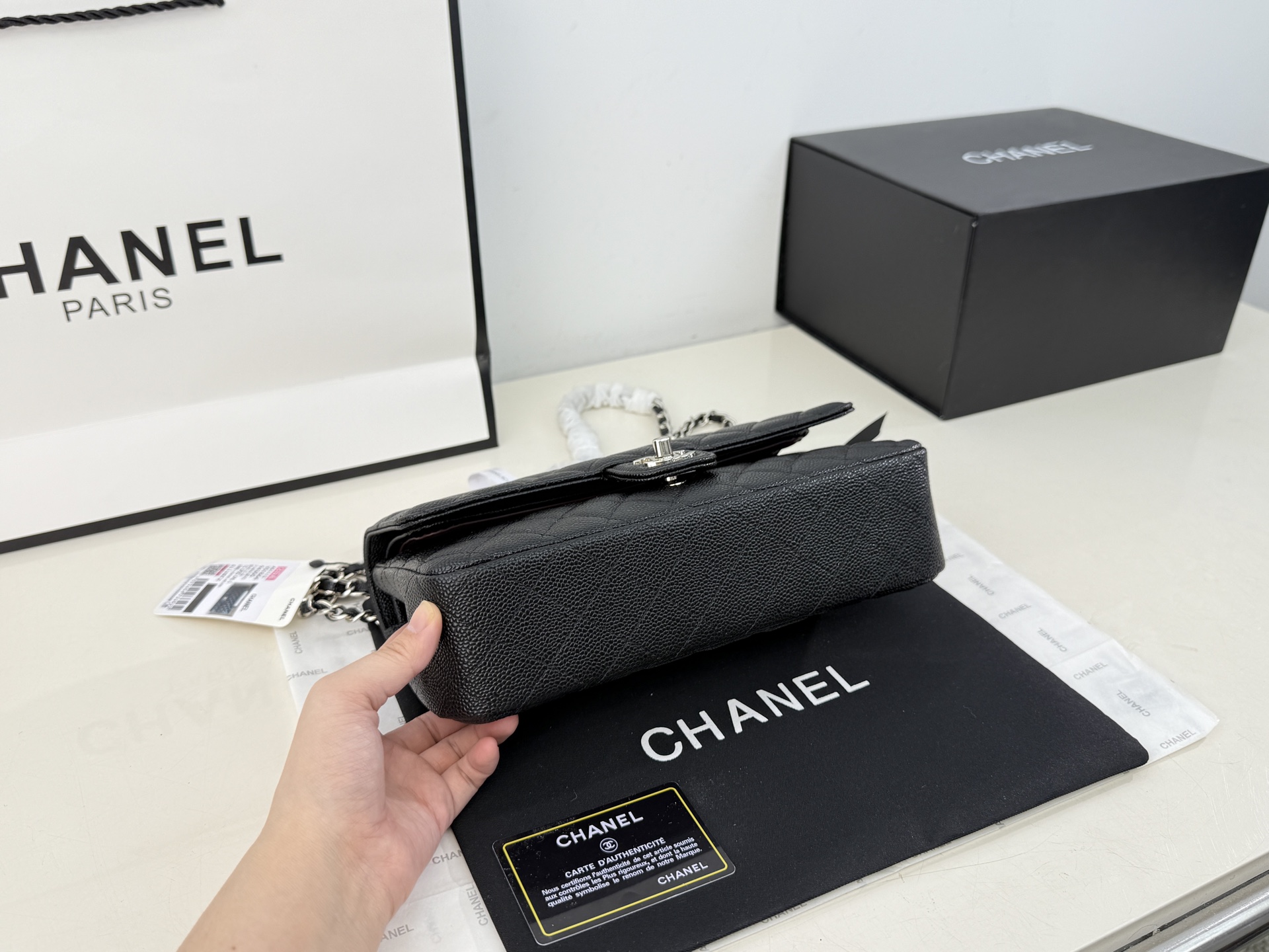 CHANEL クラシックフラップバッグ キャビアスキン