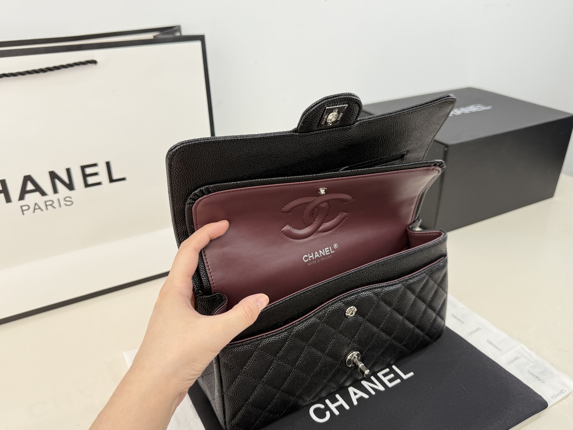 CHANEL クラシックフラップバッグ キャビアスキン