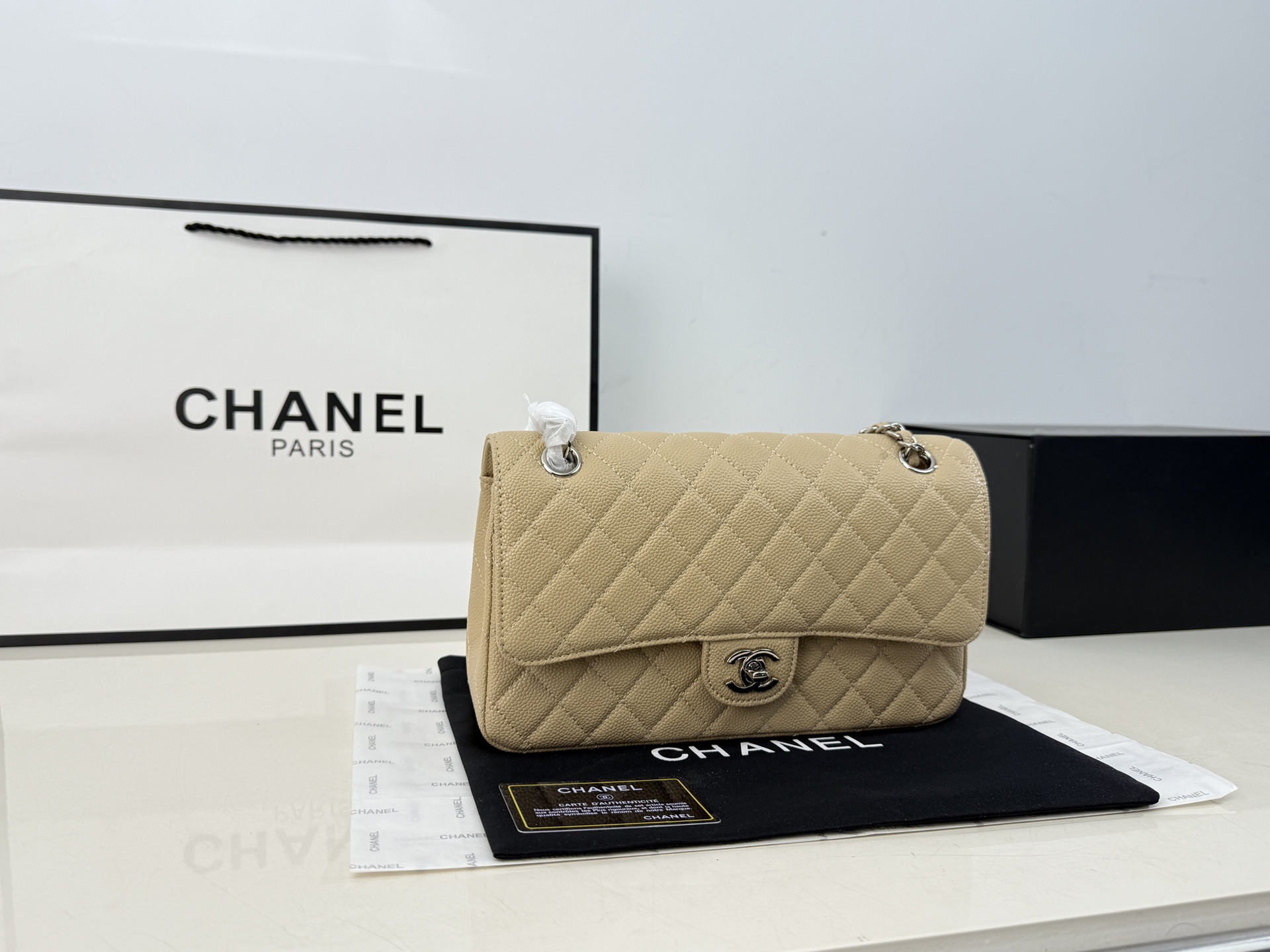 CHANEL クラシックフラップバッグ キャビアスキン