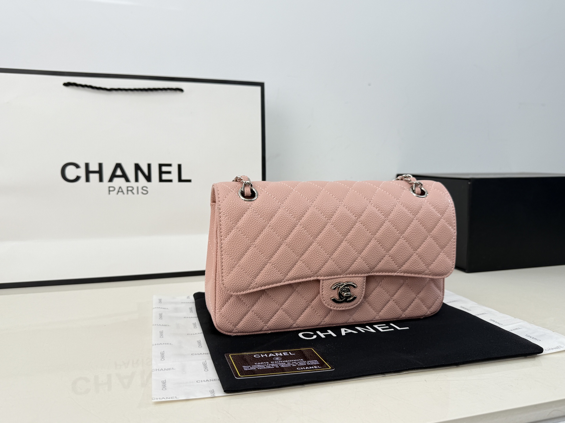 CHANEL クラシックフラップバッグ キャビアスキン