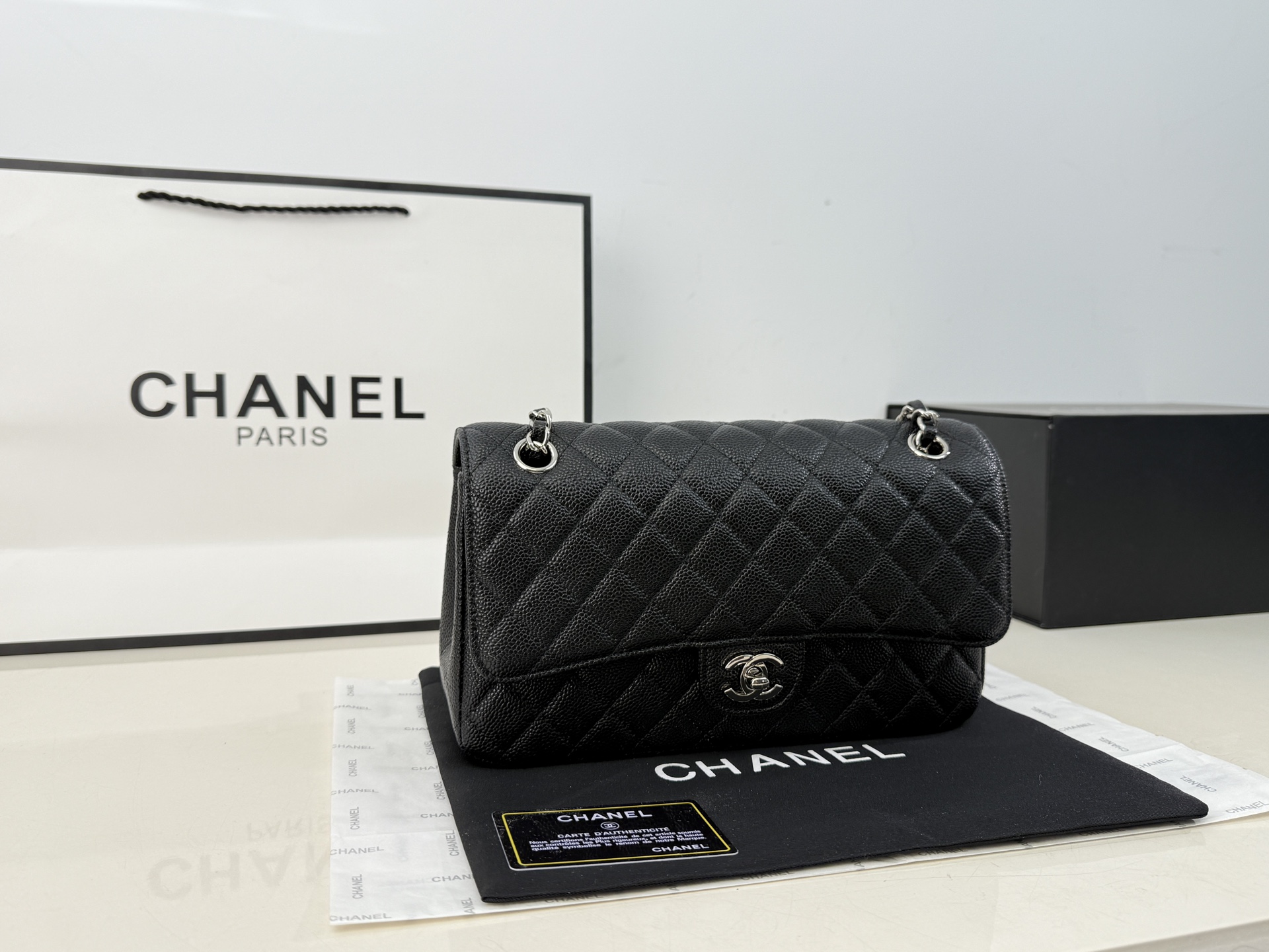 CHANEL クラシックフラップバッグ キャビアスキン