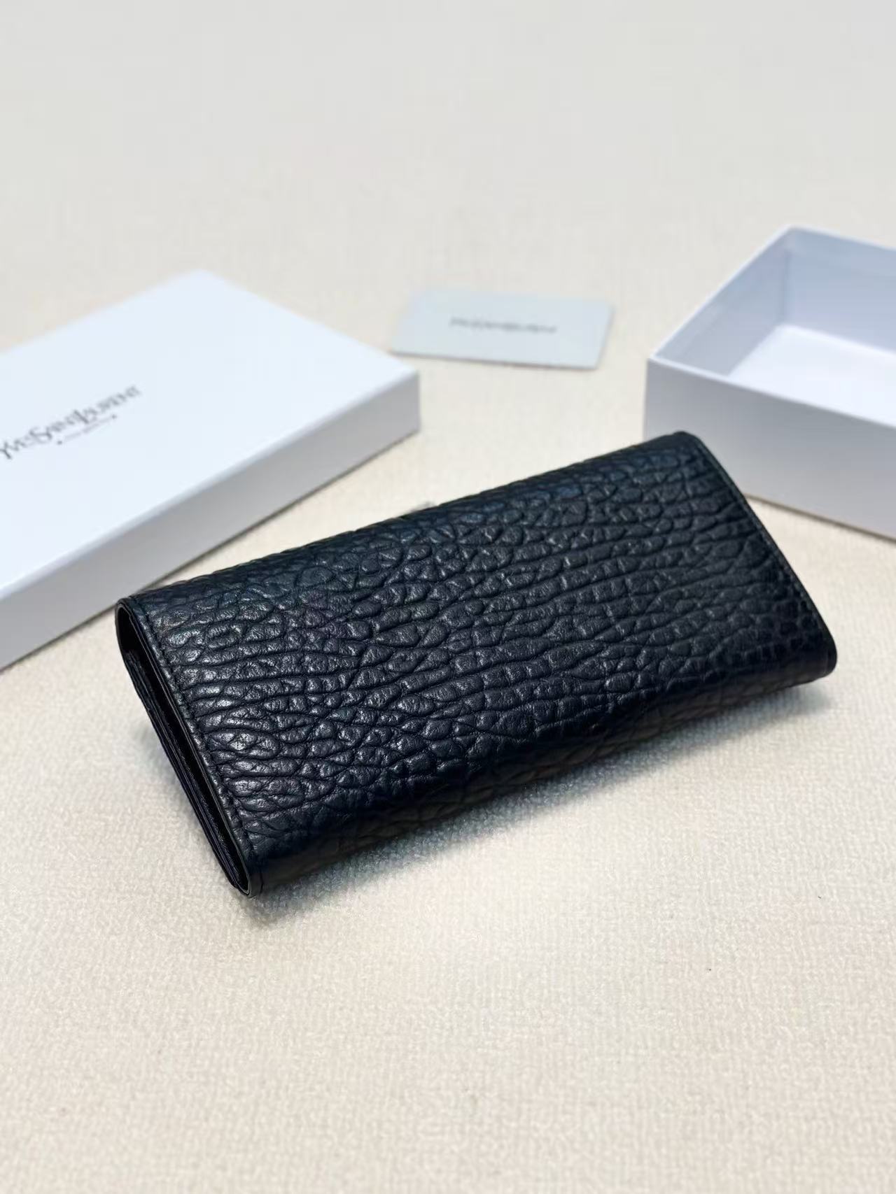 ✨YSL 聖羅蘭🆕新款財布登場！✨