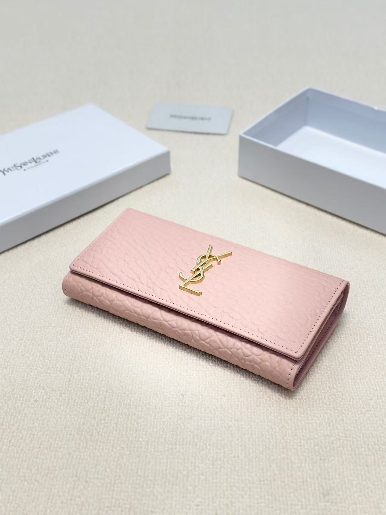 ✨YSL 聖羅蘭🆕新款財布登場！✨