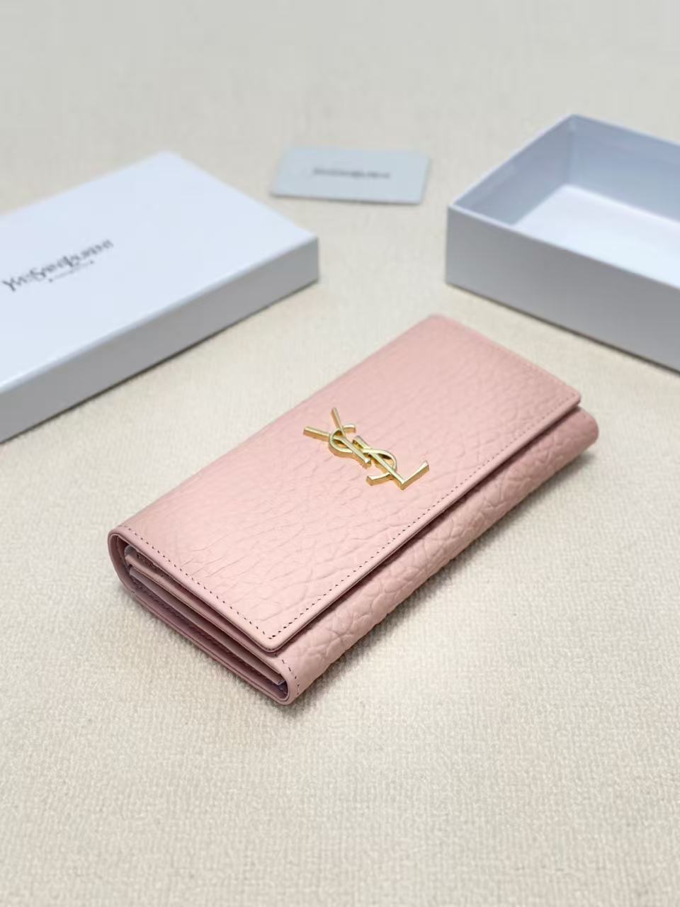 ✨YSL 聖羅蘭🆕新款財布登場！✨