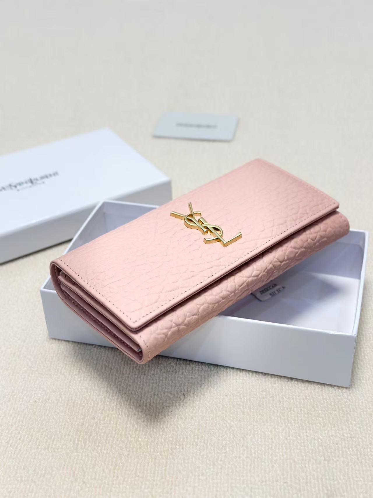 ✨YSL 聖羅蘭🆕新款財布登場！✨