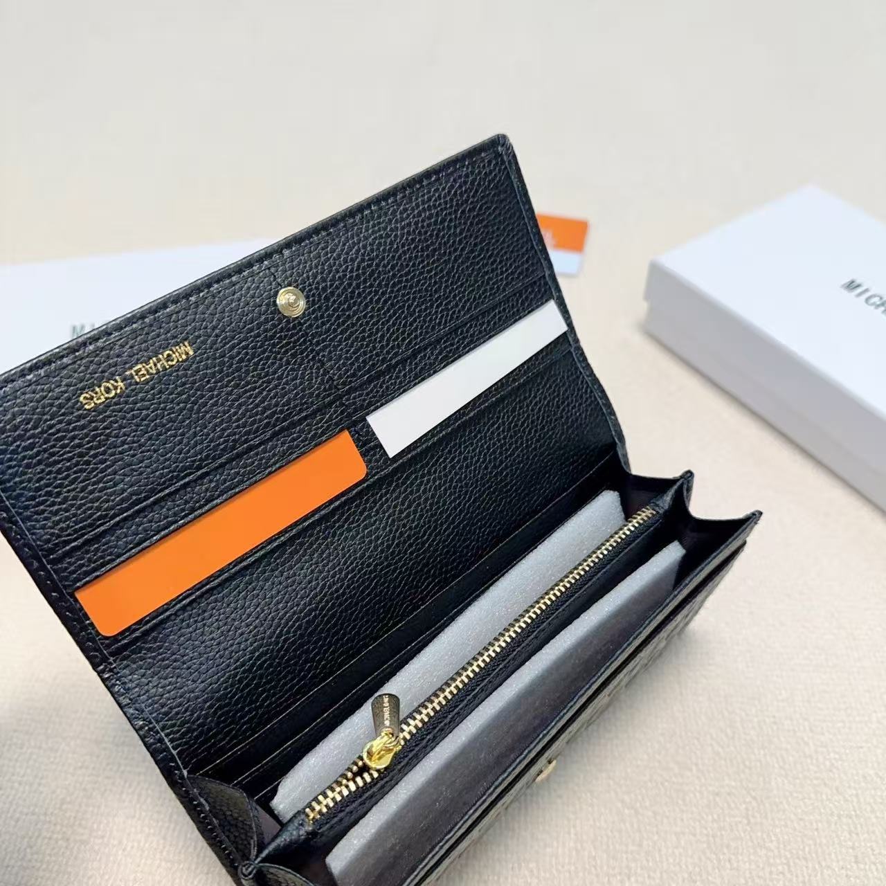 💖MK 新発売！ロング財布で可愛さ UP💖