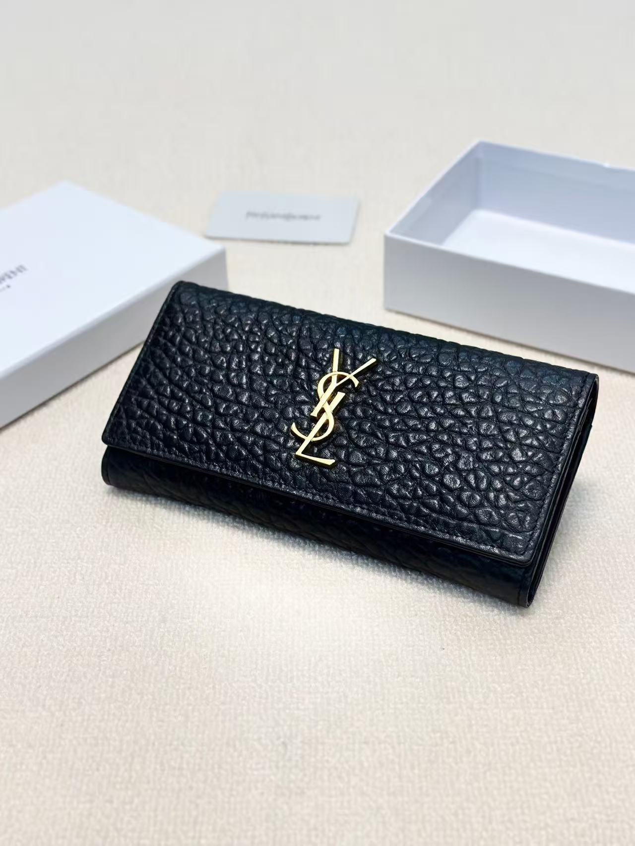 ✨YSL 聖羅蘭🆕新款財布登場！✨