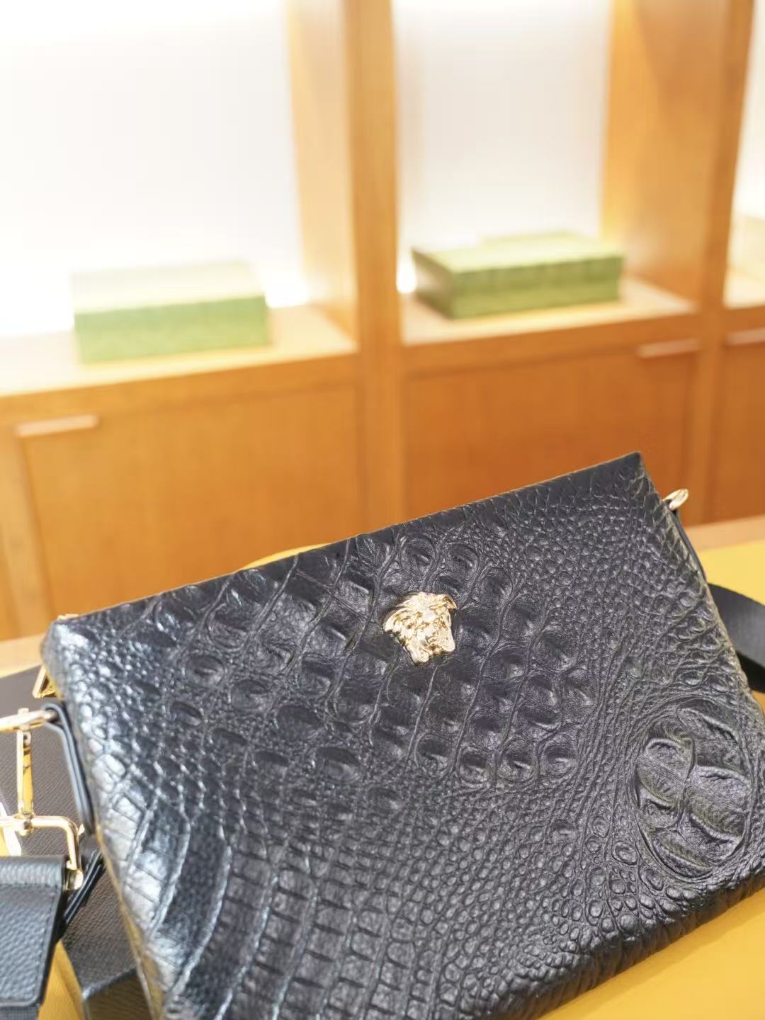 🇮🇹VERSACE 2WAY バッグ 公式同期 必入手逸品✨ ヴェルサーチの永遠なるアイコンモデルが登場！