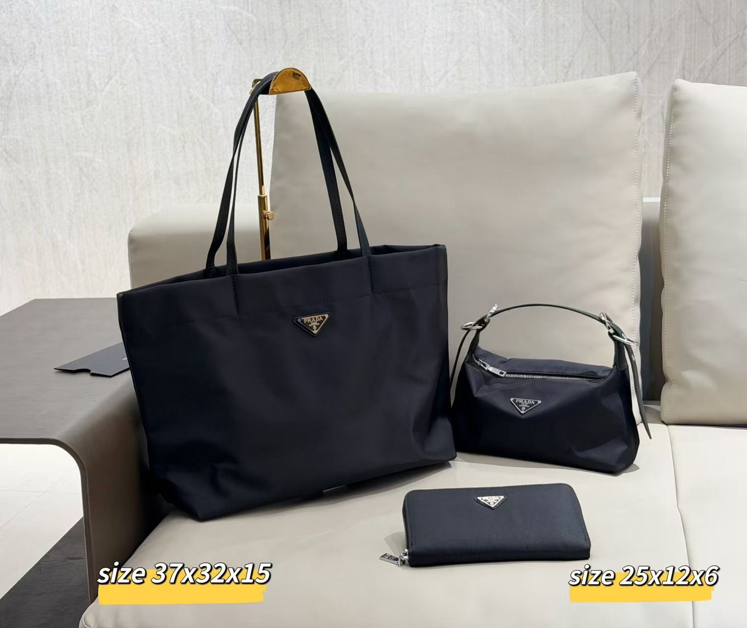 🔥プラダ新発売！3 点セットで日常使いに最適🔥