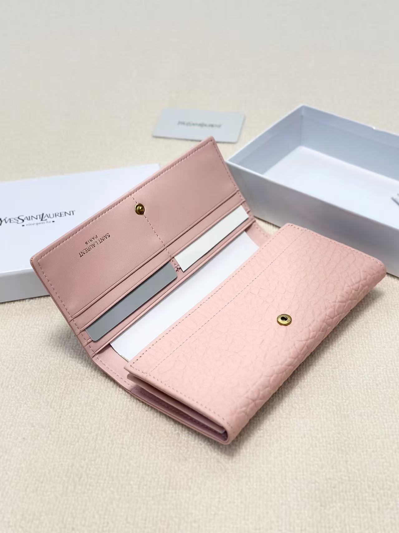 ✨YSL 聖羅蘭🆕新款財布登場！✨