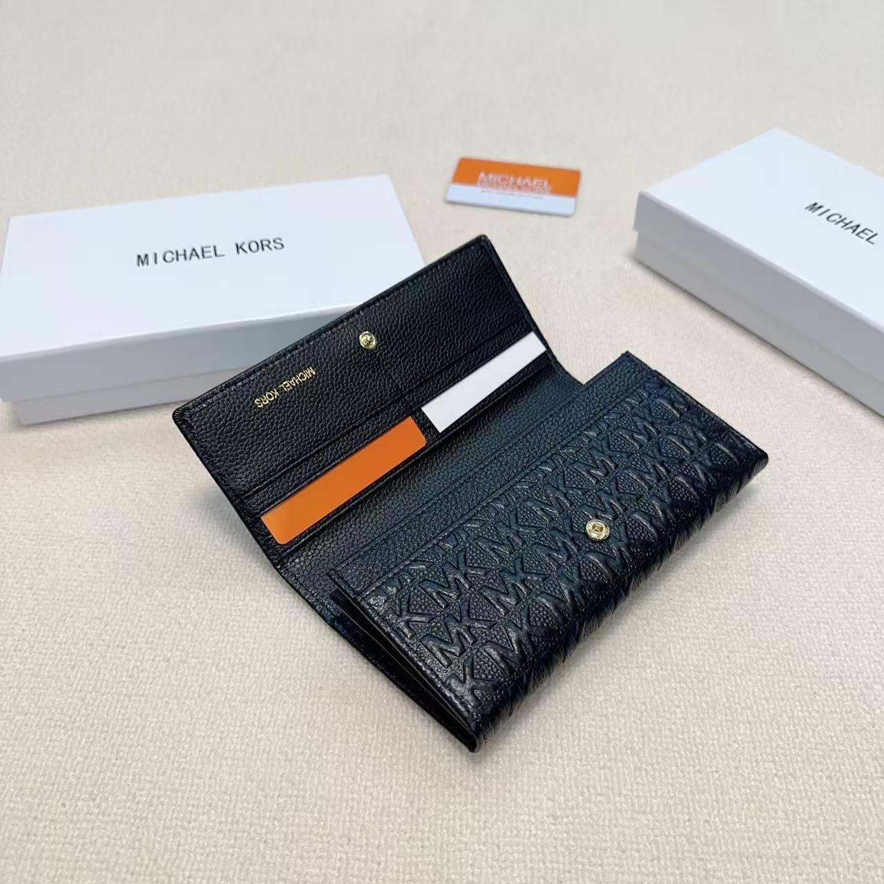 💖MK 新発売！ロング財布で可愛さ UP💖