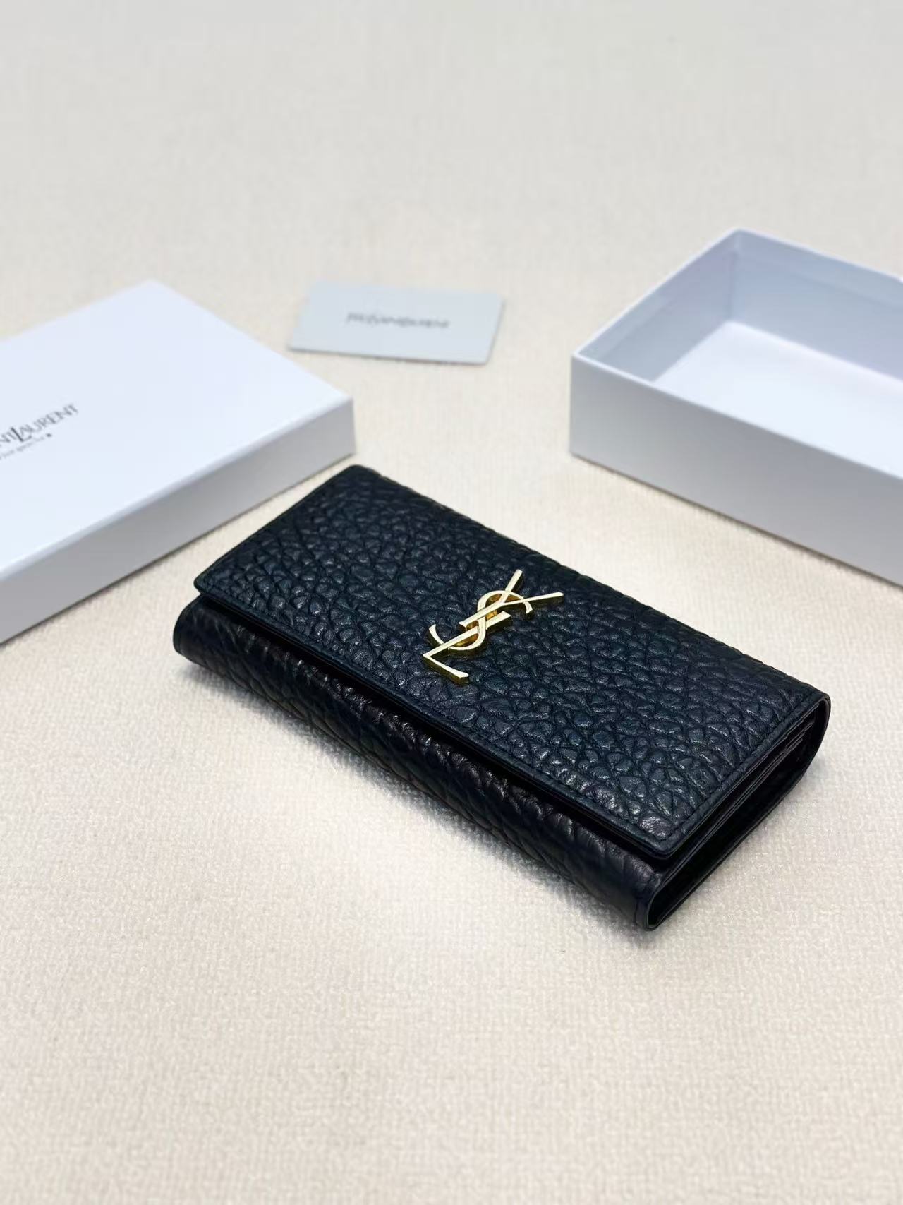 ✨YSL 聖羅蘭🆕新款財布登場！✨