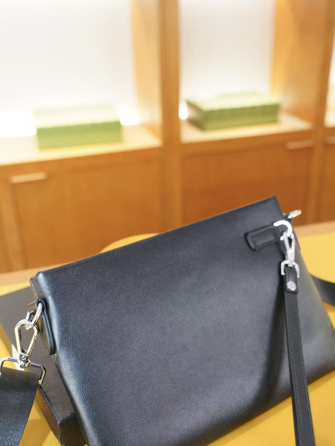 🇮🇹PRADA ハンドバッグ & ショルダーバッグ 2WAY 公式サイト同期モデル！高品質純正レプリカ登場✨