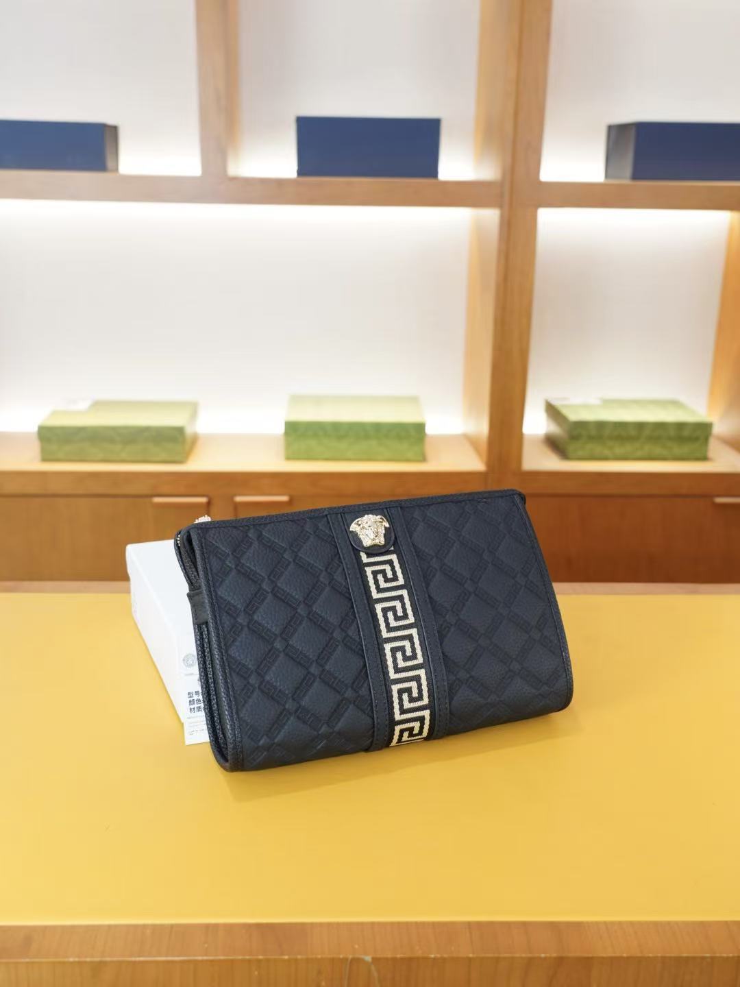 🇮🇹VERSACE 2WAY バッグ  全世界が争う逸品✨