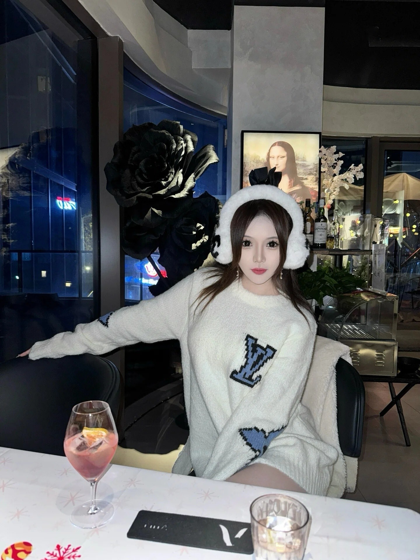 ✨ 即完売必至！LV 風 ホワイトニットトップス