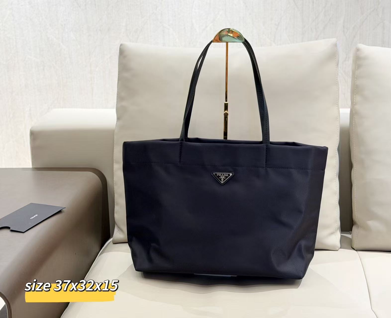 🔥プラダ新発売！3 点セットで日常使いに最適🔥