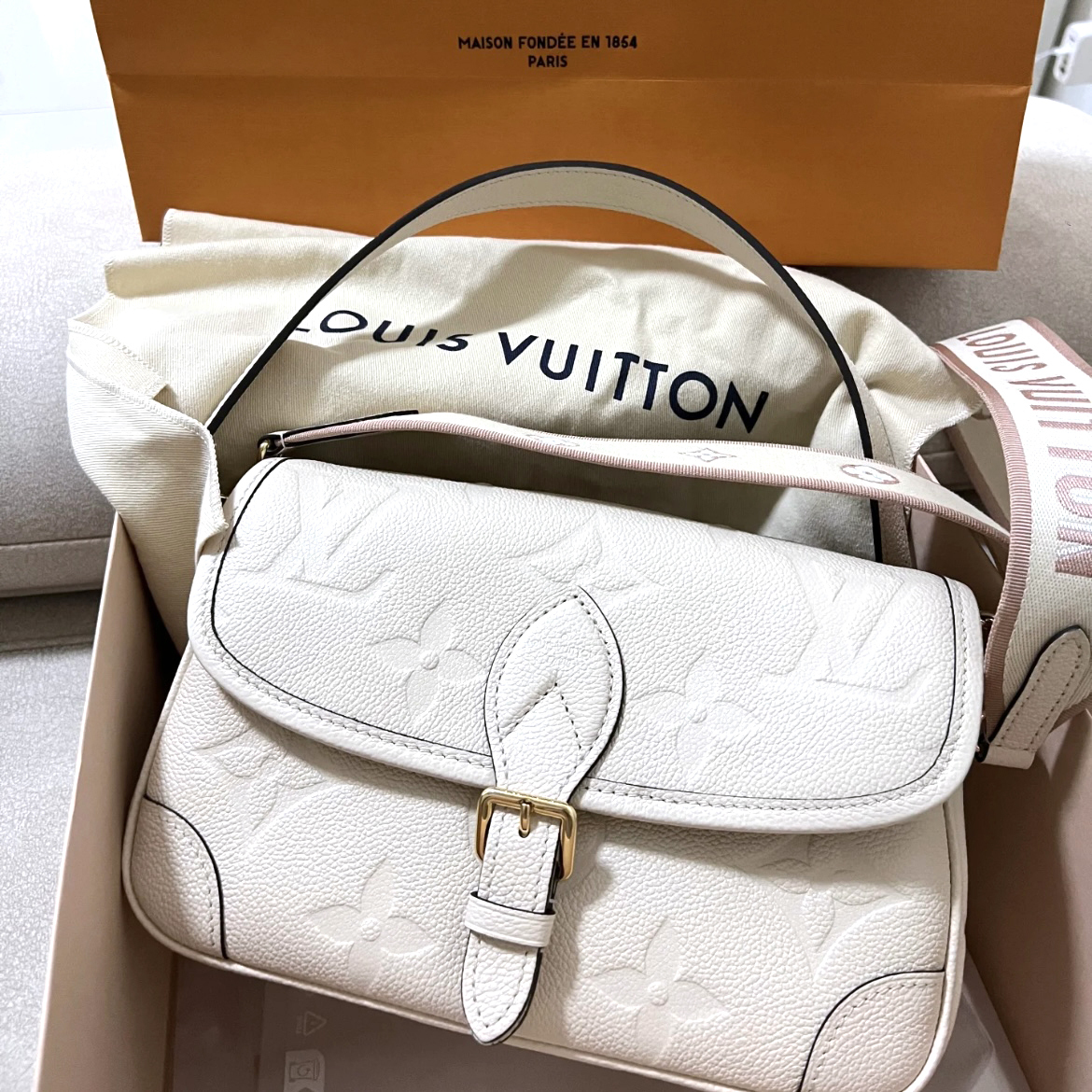 プレゼントにも☆【ルイヴィトン】ディアヌ ショルダーバッグ