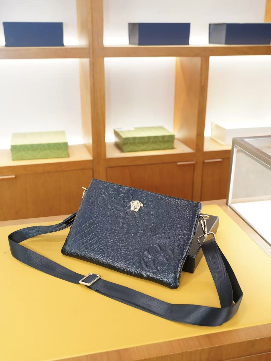 🇮🇹VERSACE 2WAY バッグ 公式同期 必入手逸品✨ ヴェルサーチの永遠なるアイコンモデルが登場！