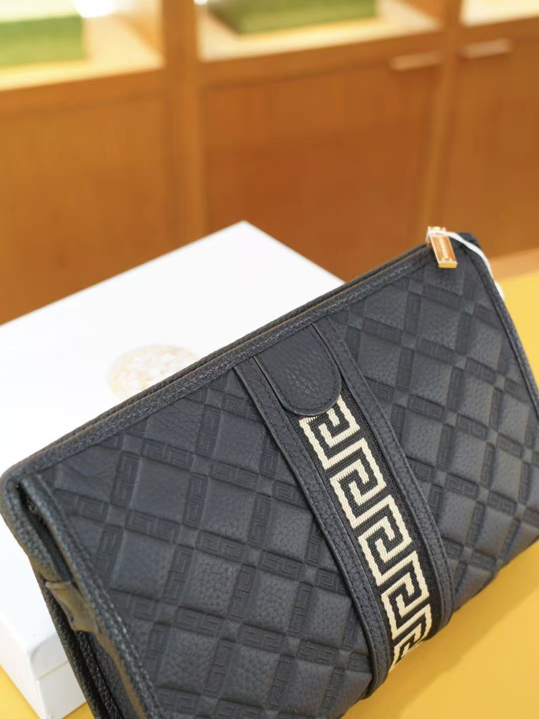 🇮🇹VERSACE 2WAY バッグ  全世界が争う逸品✨