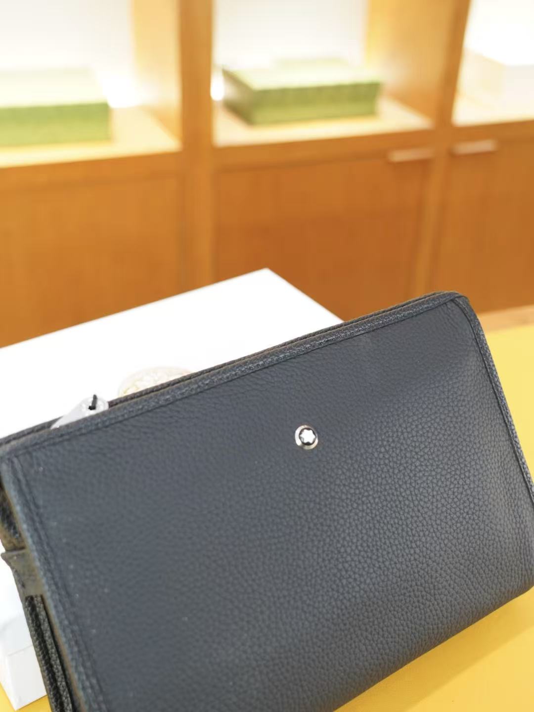 🇩🇪MONT BLANC モンブラン  全世界が争う定番ハンドバッグ✨ 公式サイト同期モデルが超レア登場！