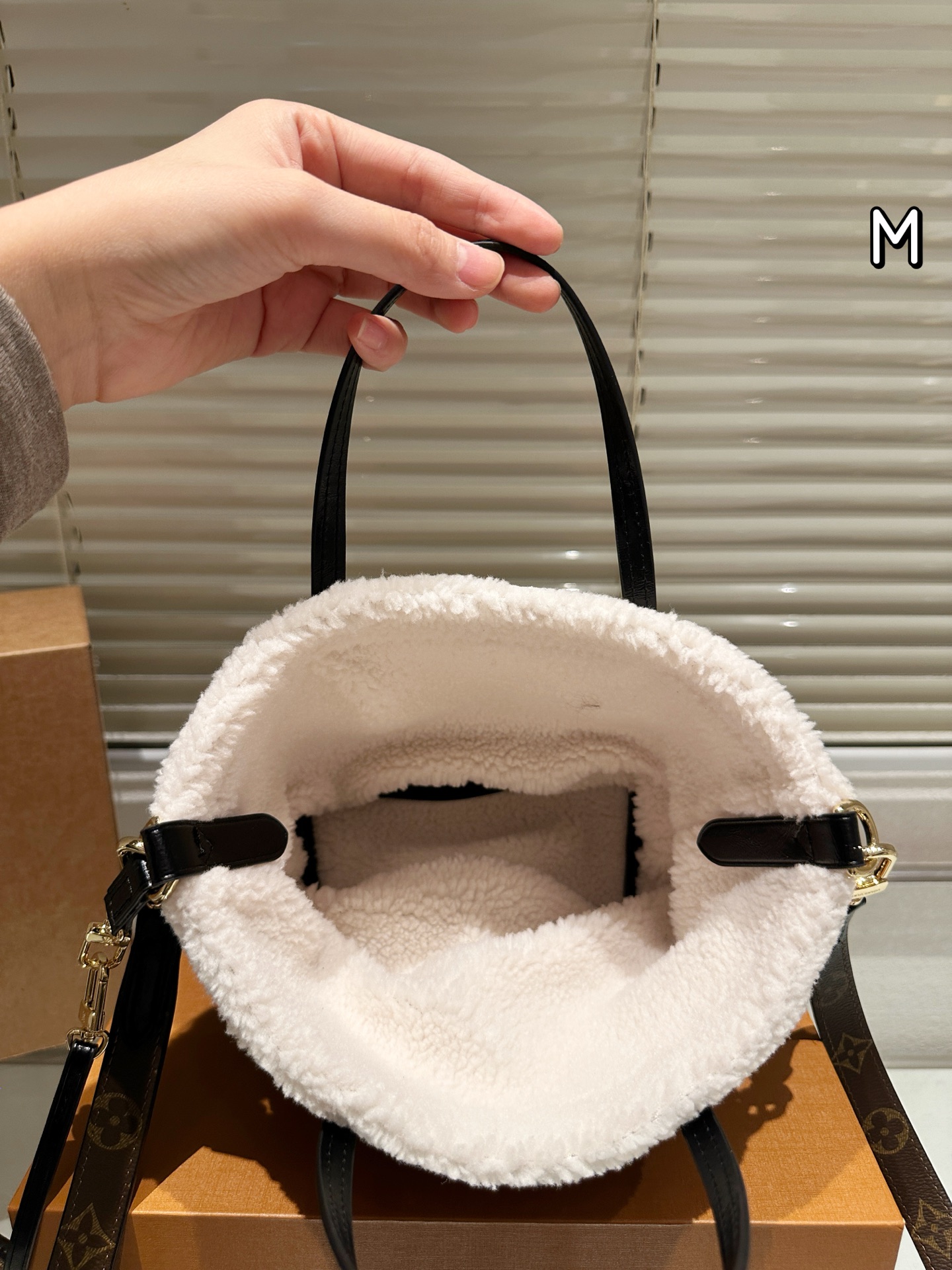 LVネヴァーフル BB ミニニューモデル、高級感が滲み出る逸品がついに登場です！