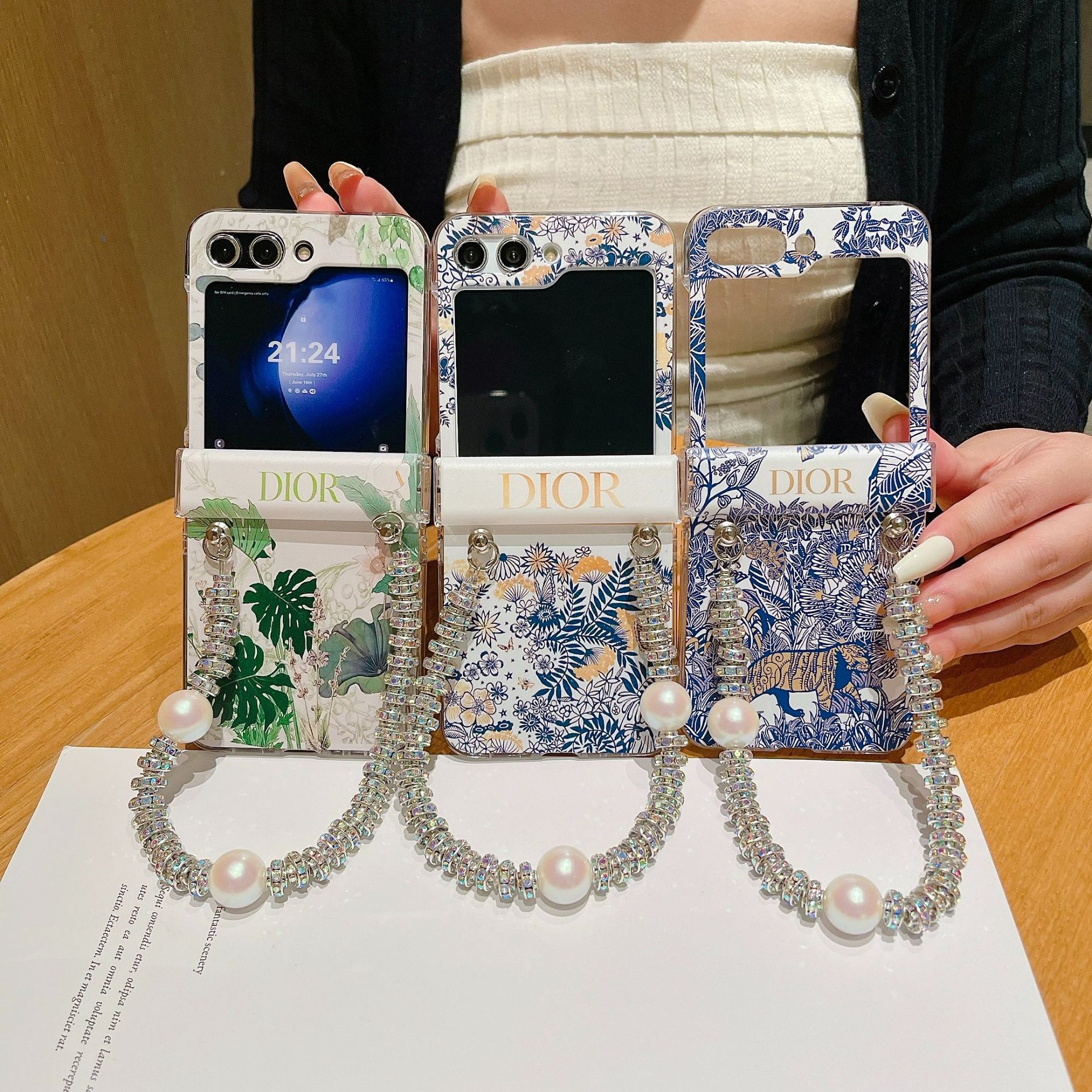 สำหรับ Samsung Z Flip5/4/3 การออกแบบแฟชั่นโซ่โทรศัพท์กรณี