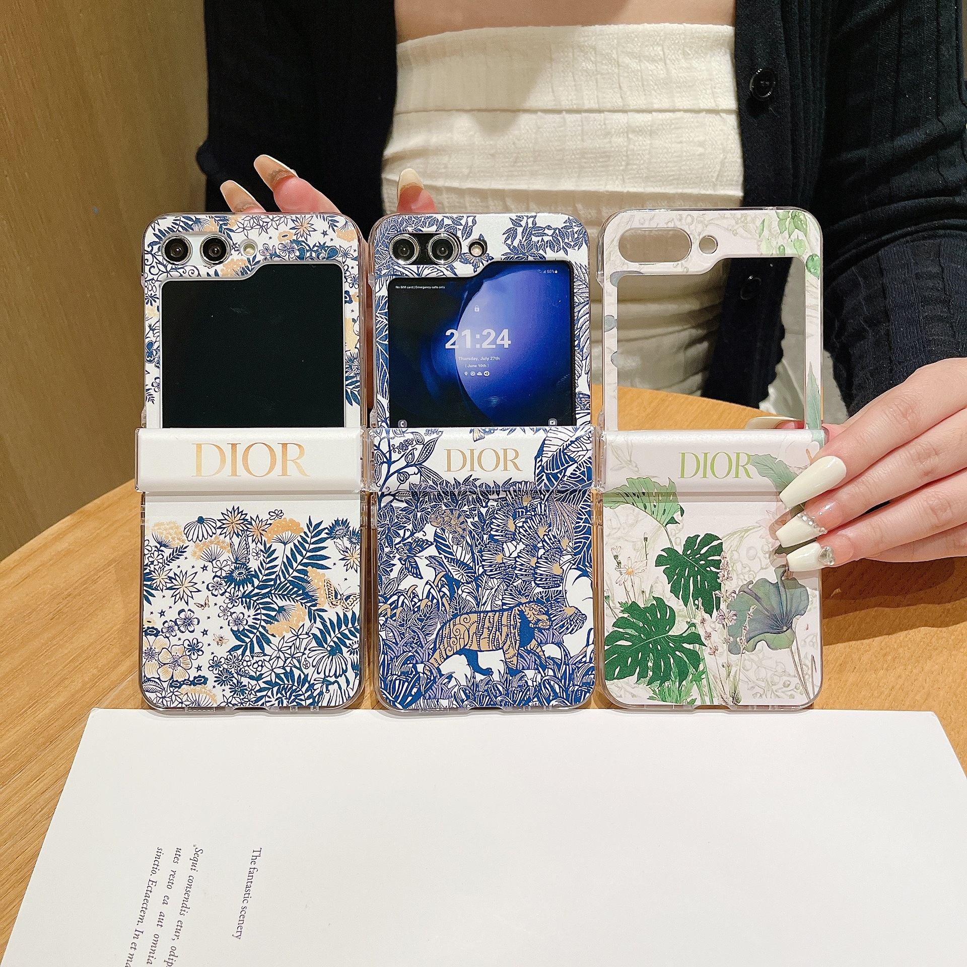 สำหรับ Samsung Z Flip5/4/3 การออกแบบแฟชั่นโซ่โทรศัพท์กรณี